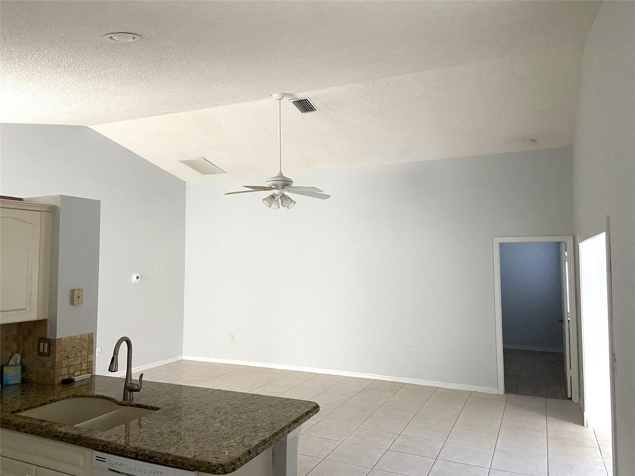St Lucie West 117 Lakefor - Residential