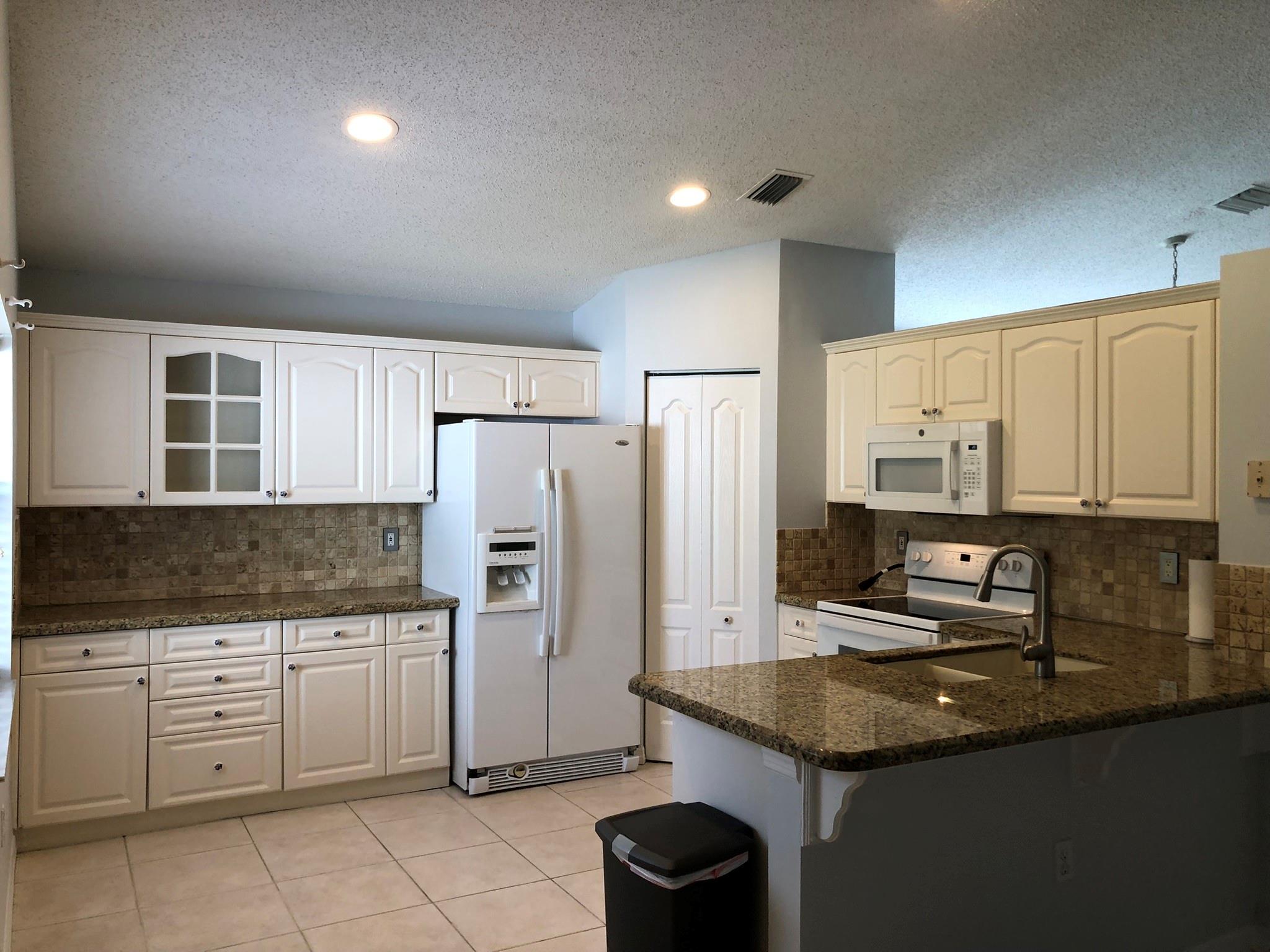 St Lucie West 117 Lakefor - Residential