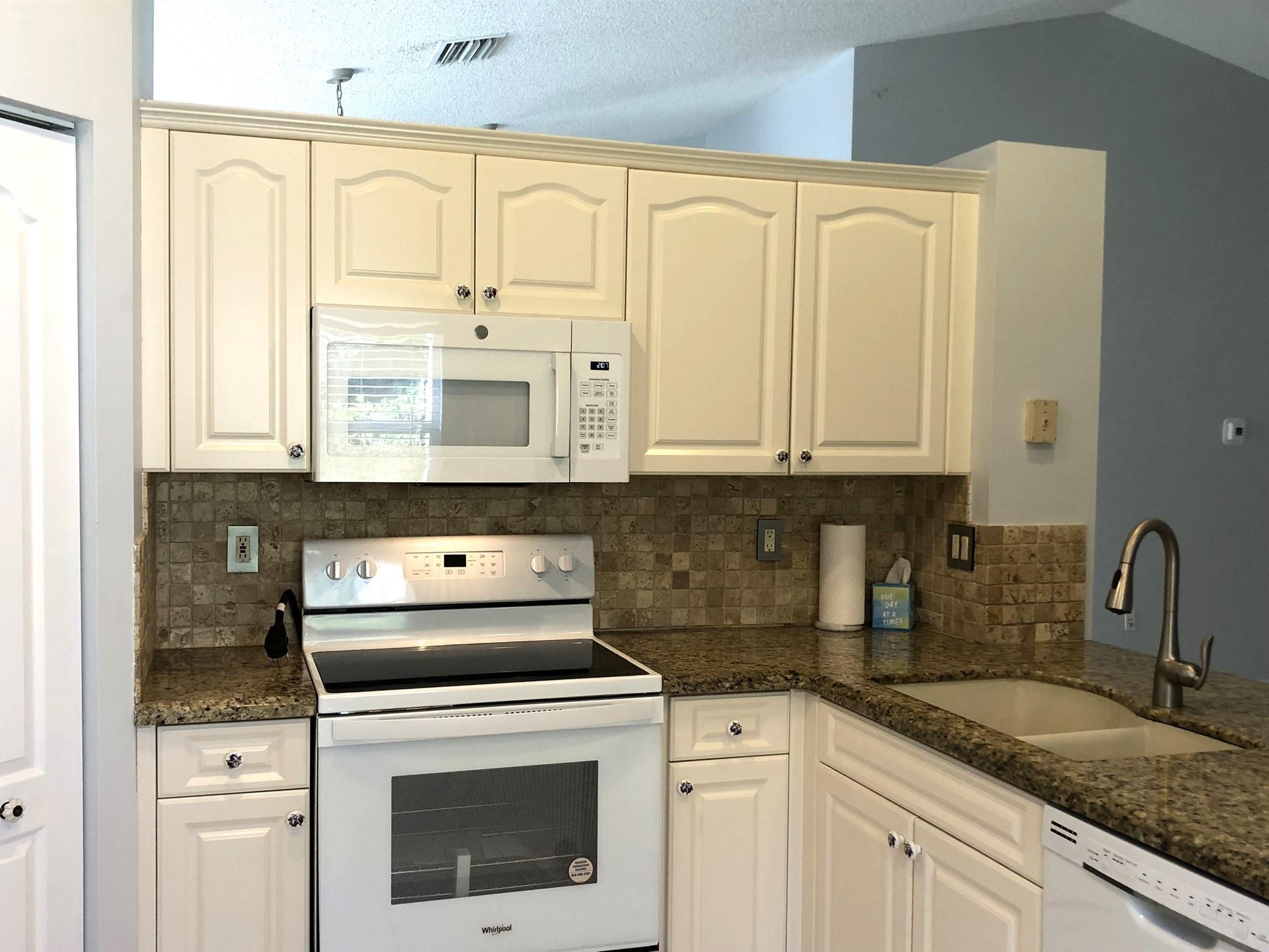 St Lucie West 117 Lakefor - Residential