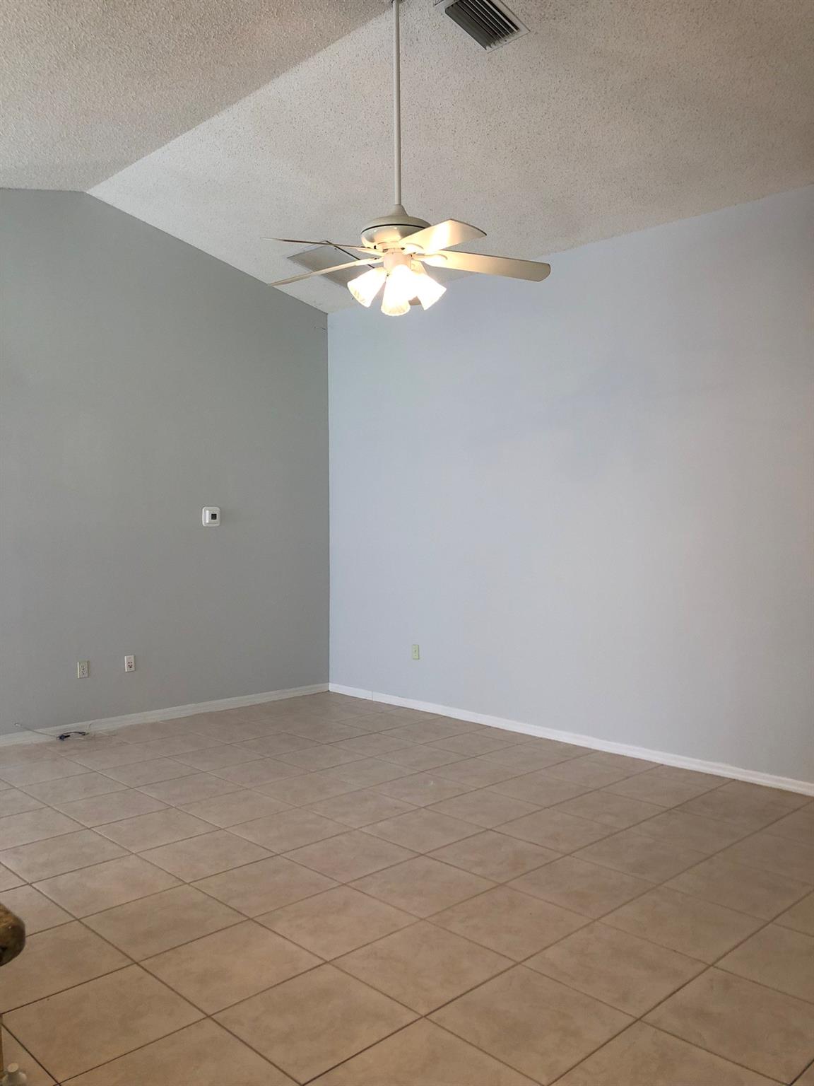 St Lucie West 117 Lakefor - Residential