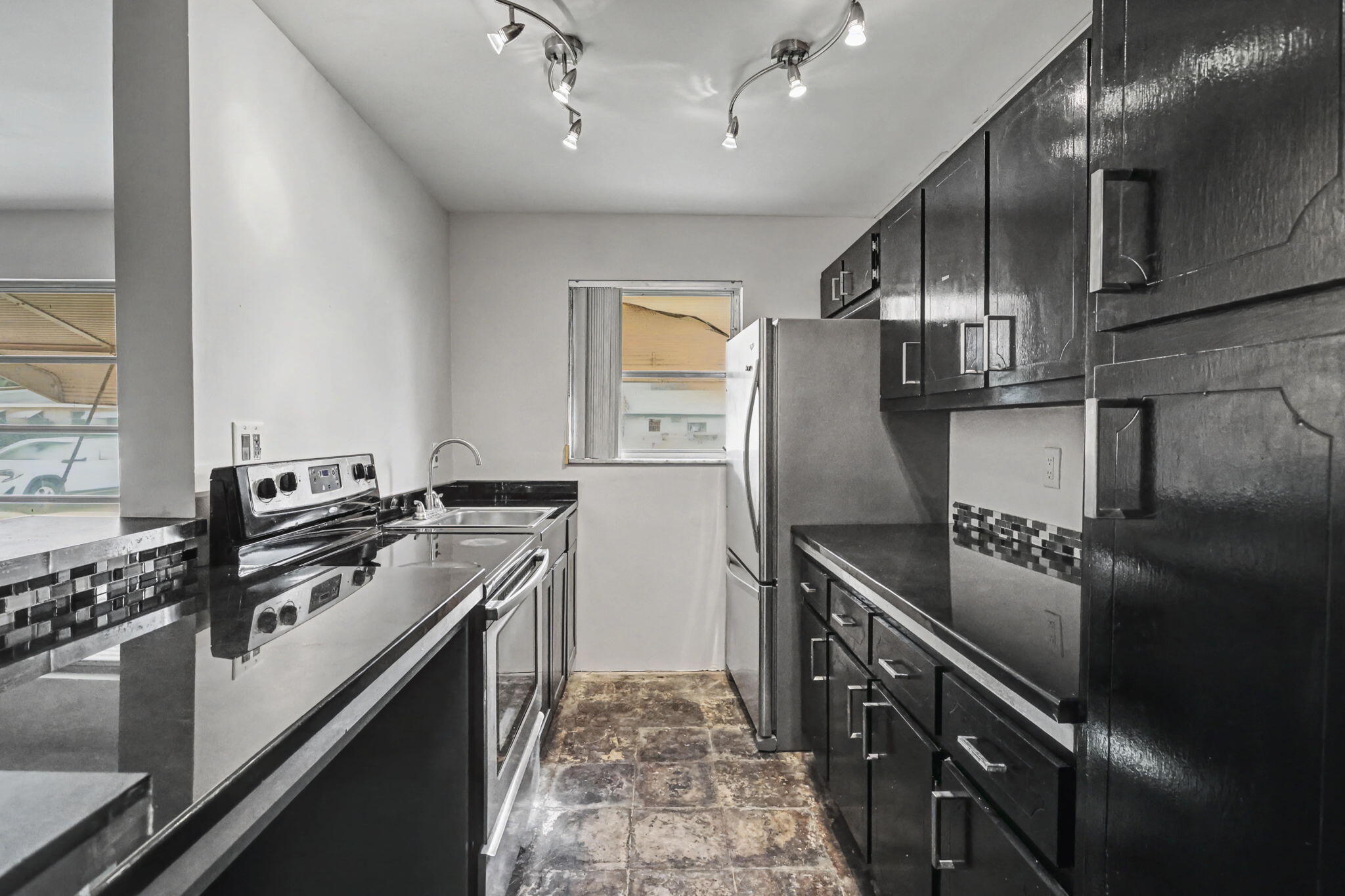 HIGH POINT - Residential