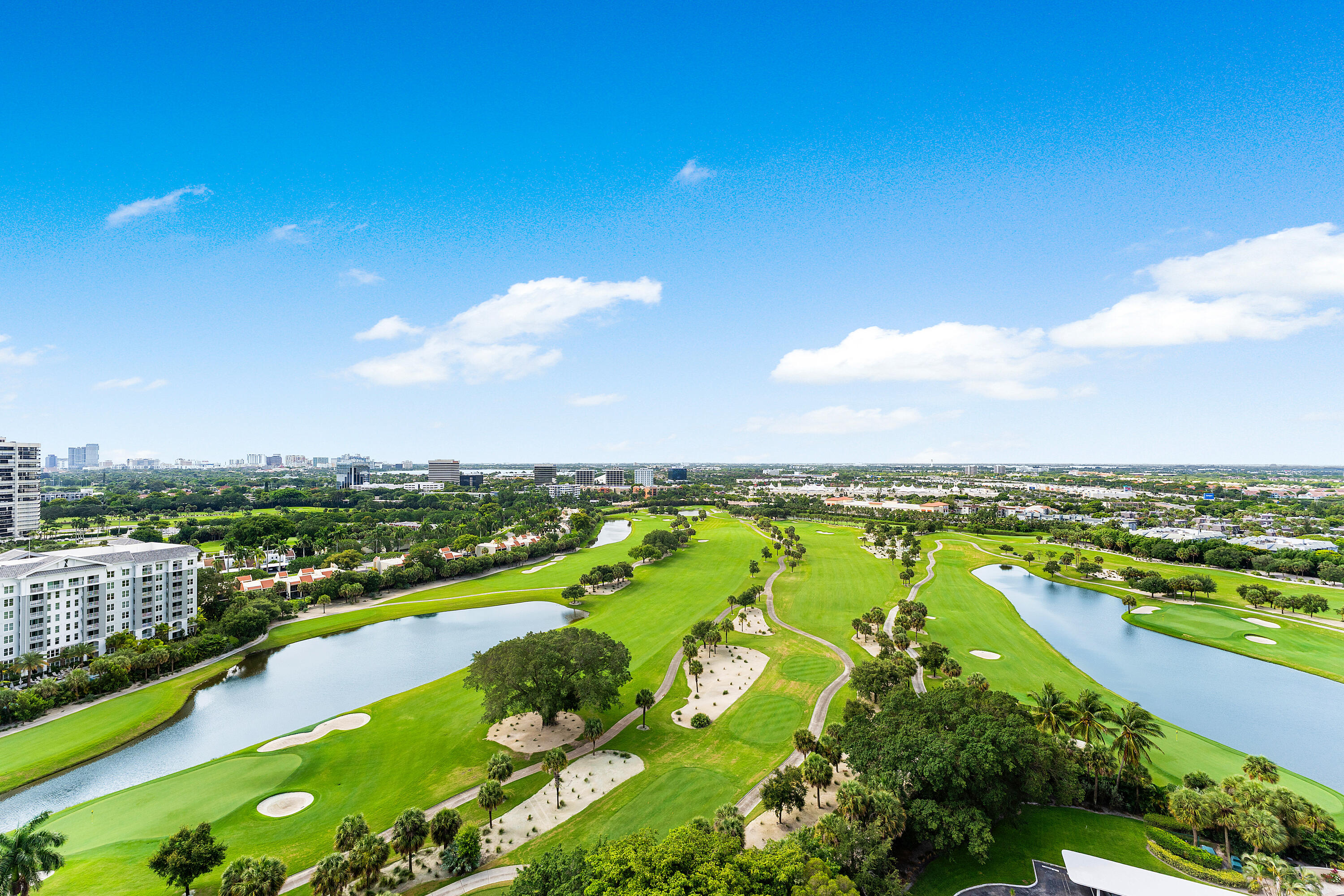 LANDS OF THE PRESIDENT CONDO 7 - Residential