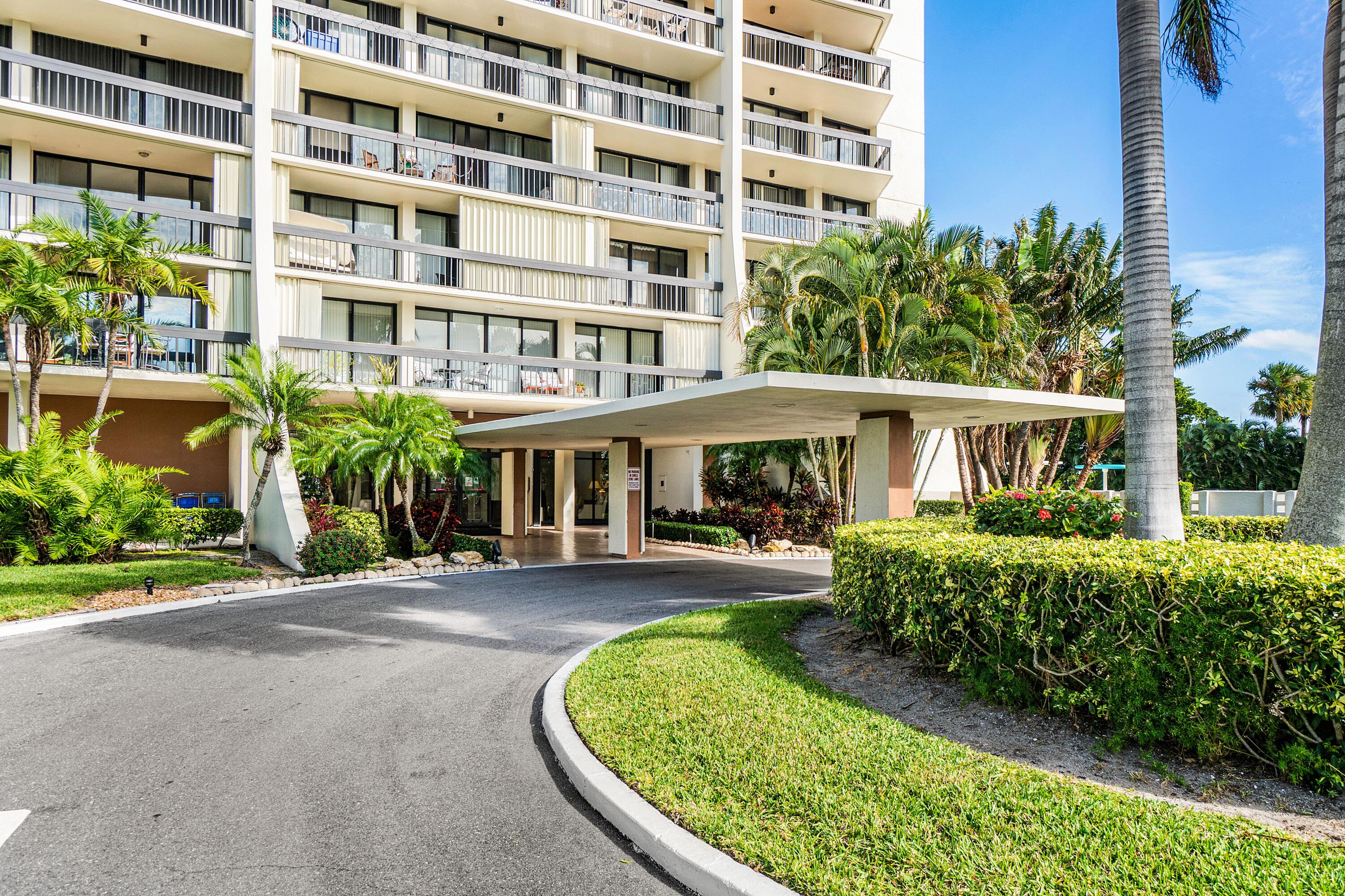 LANDS OF THE PRESIDENT CONDO 7 - Residential