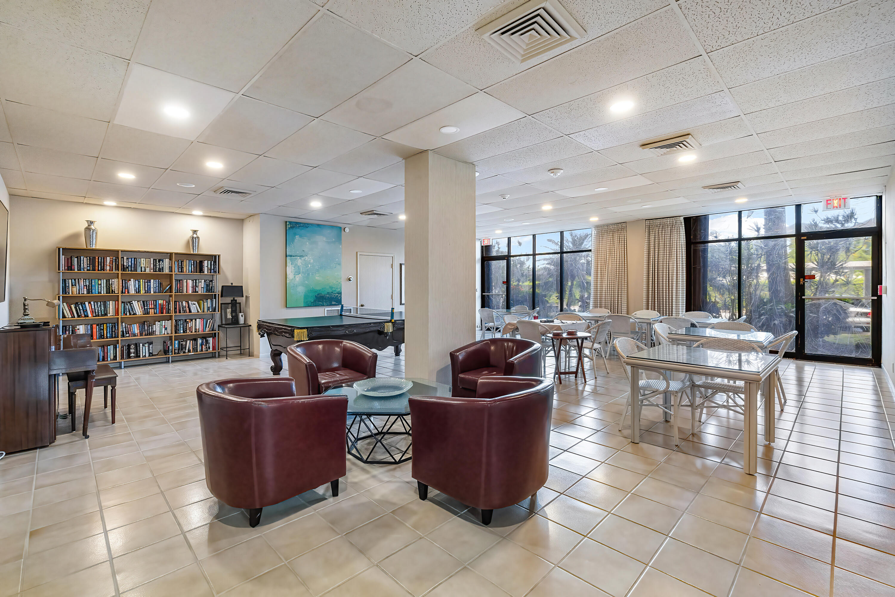 LANDS OF THE PRESIDENT CONDO 7 - Residential