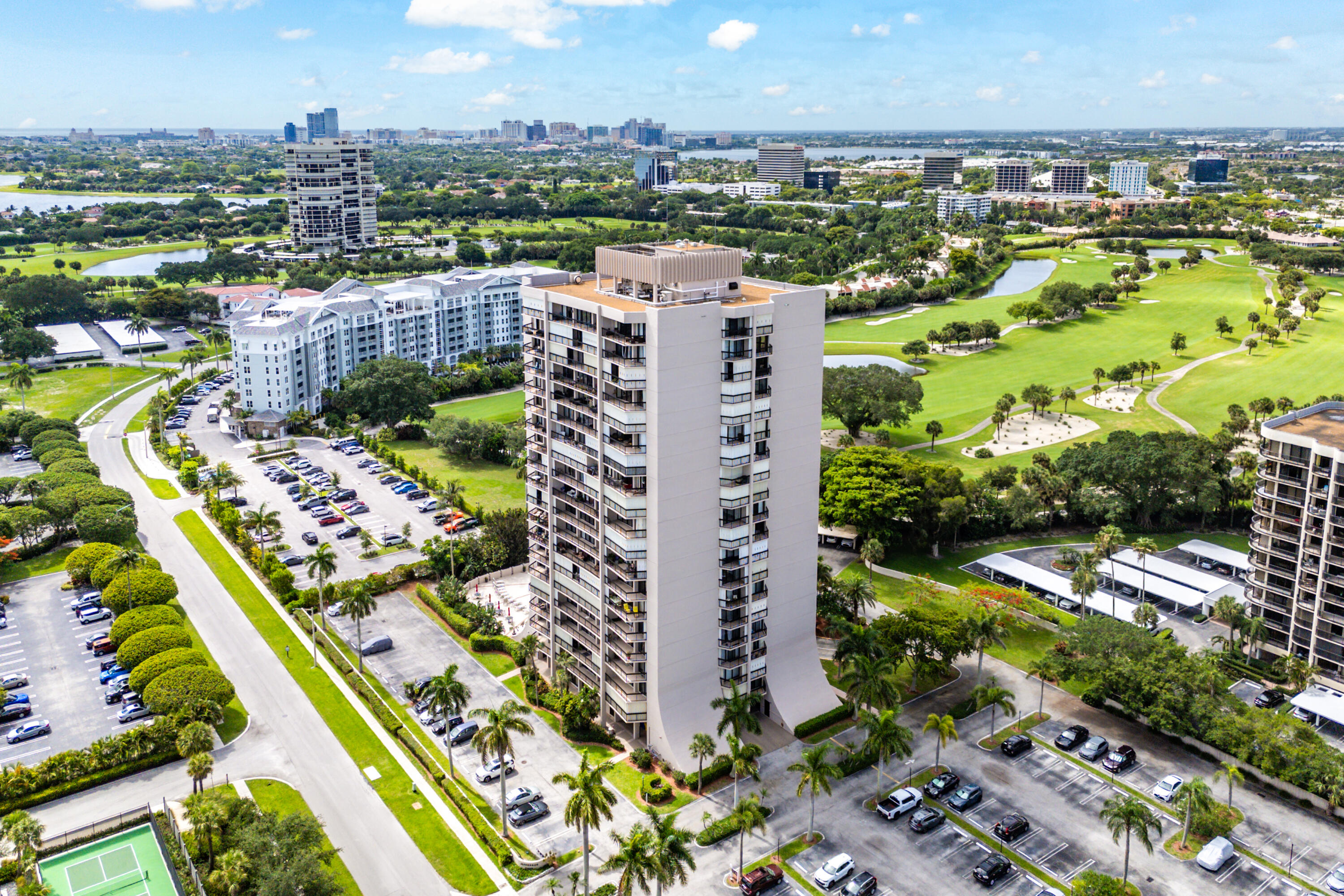 LANDS OF THE PRESIDENT CONDO 7 - Residential