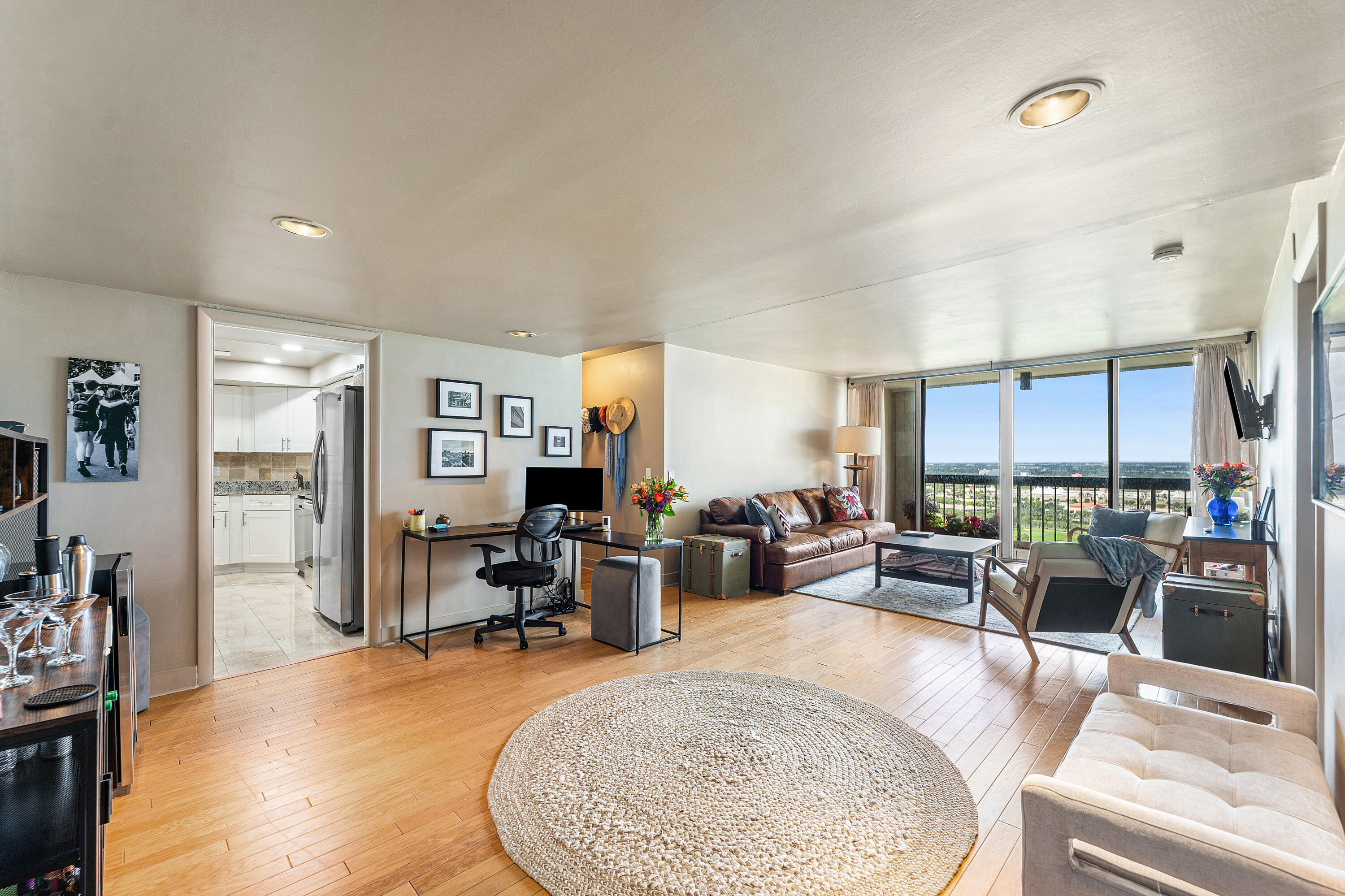 LANDS OF THE PRESIDENT CONDO 7 - Residential