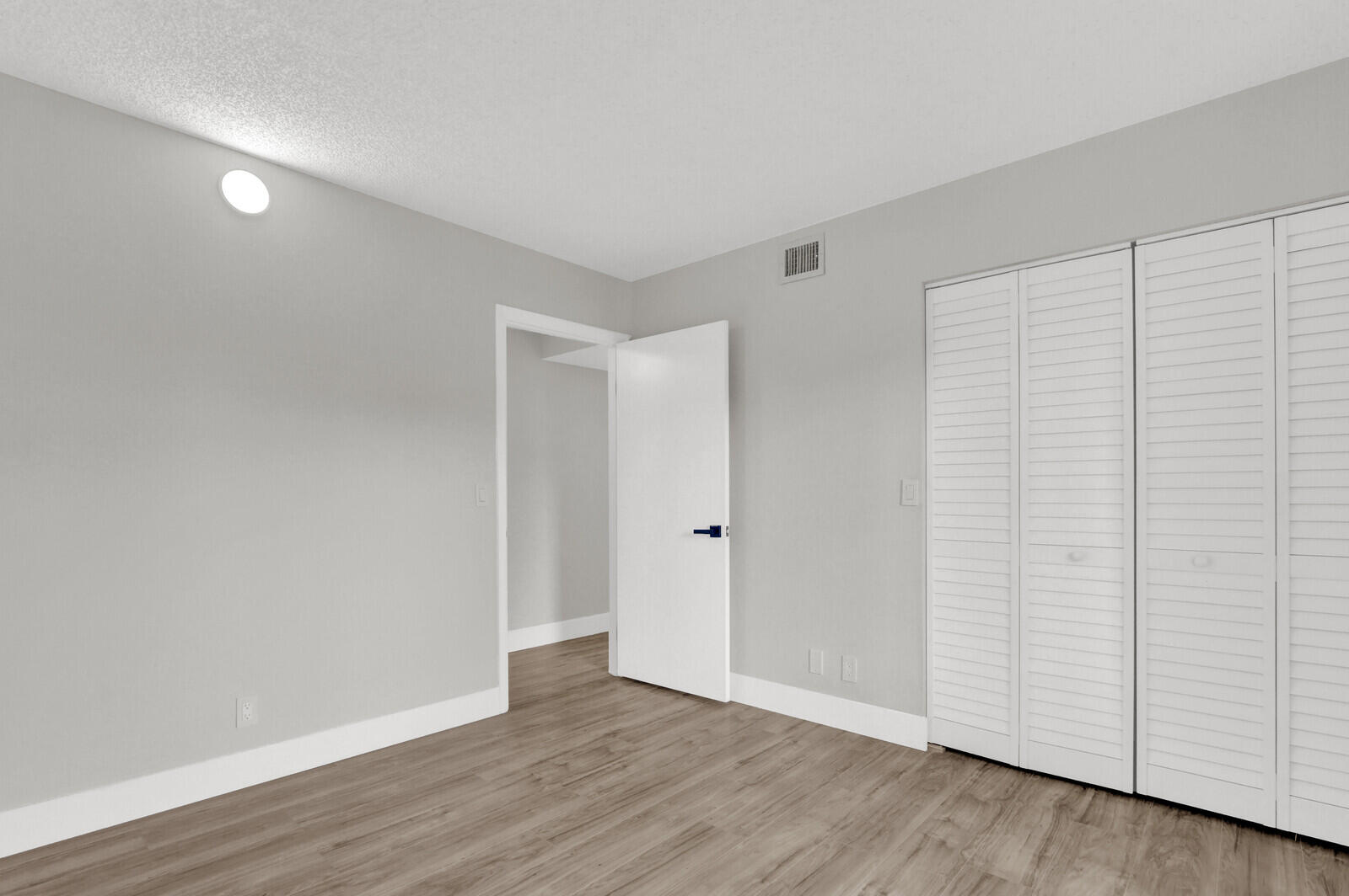 PINE RIDGE NORTH VILLAGE III CONDO - Residential