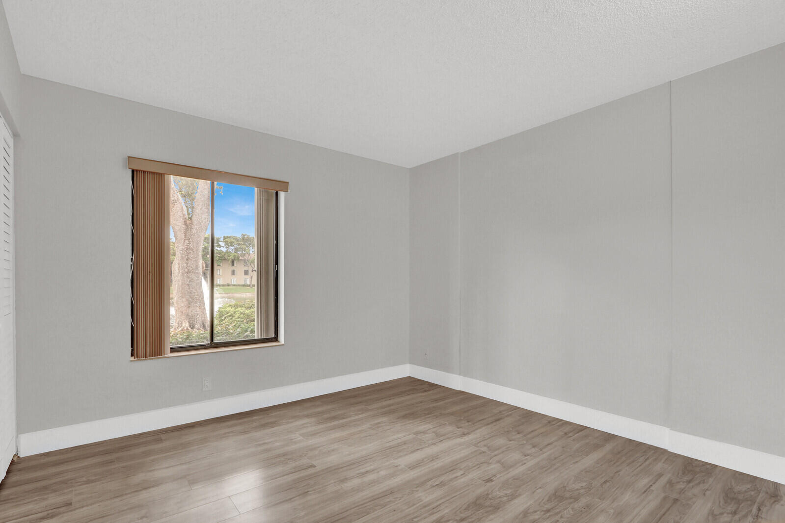 PINE RIDGE NORTH VILLAGE III CONDO - Residential