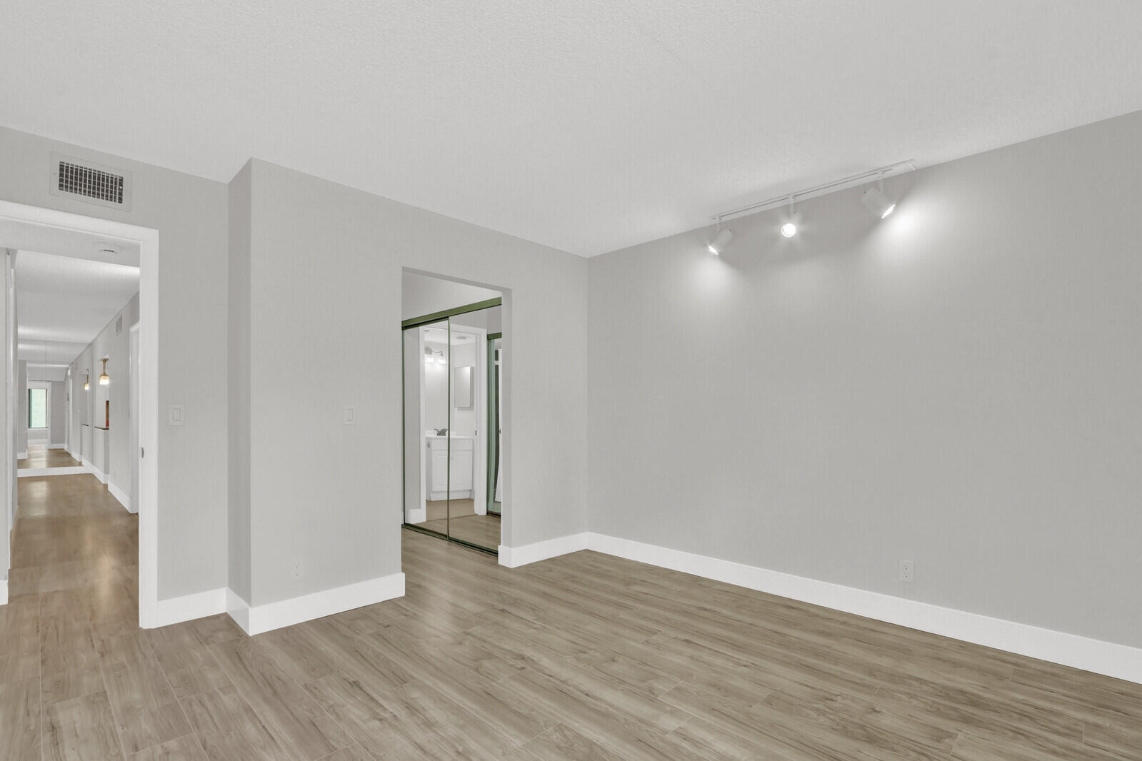 PINE RIDGE NORTH VILLAGE III CONDO - Residential