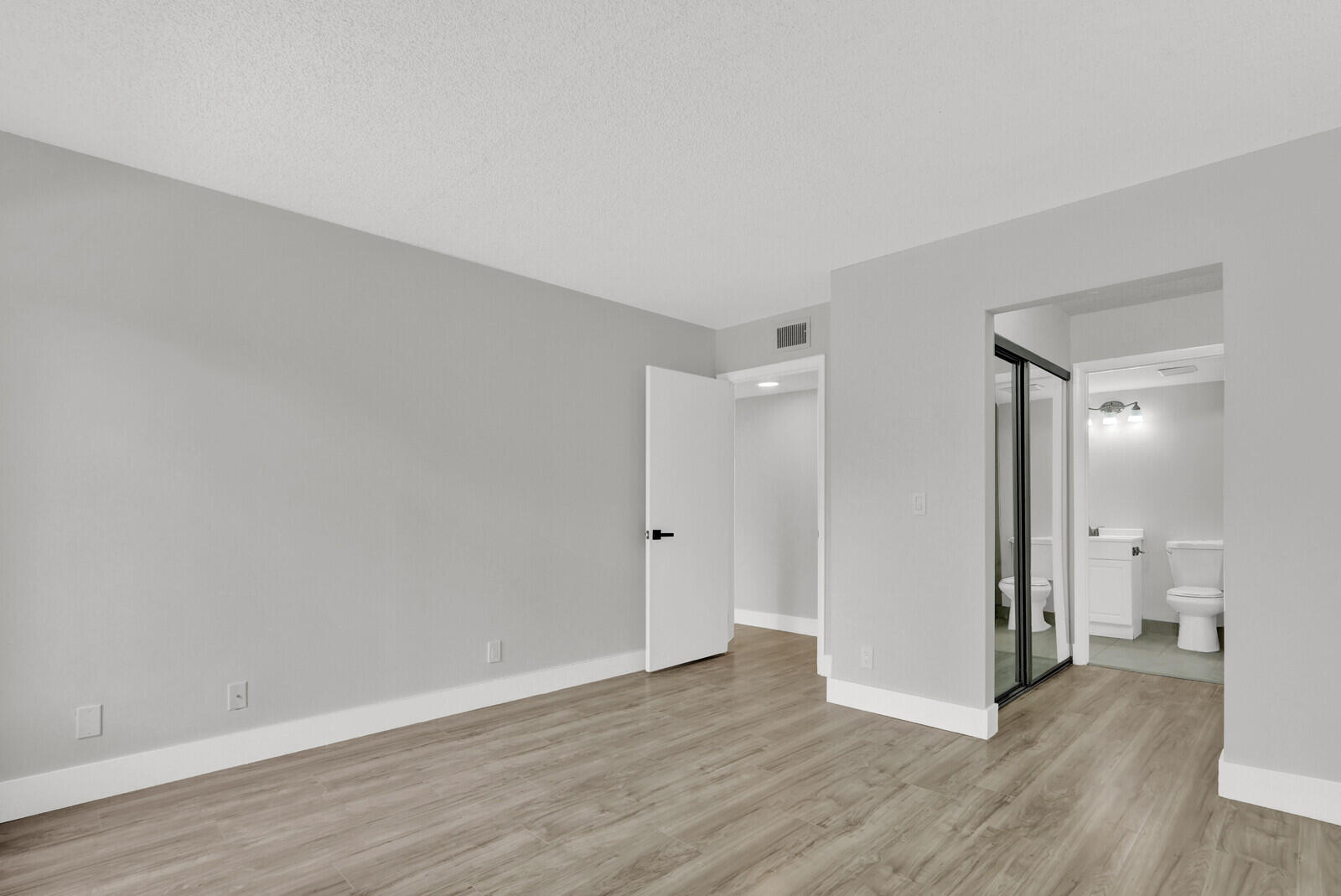 PINE RIDGE NORTH VILLAGE III CONDO - Residential