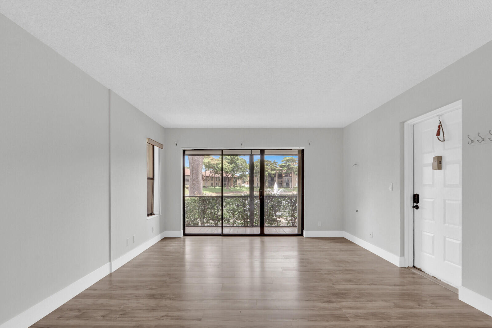 PINE RIDGE NORTH VILLAGE III CONDO - Residential