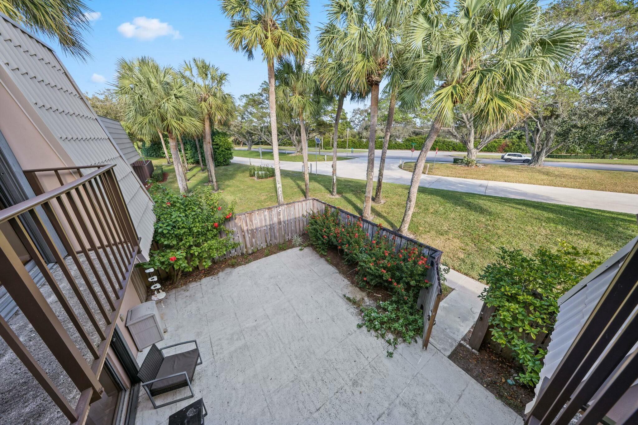 VILLAGE OF SANDALWOOD LAKES SOUTH - Residential