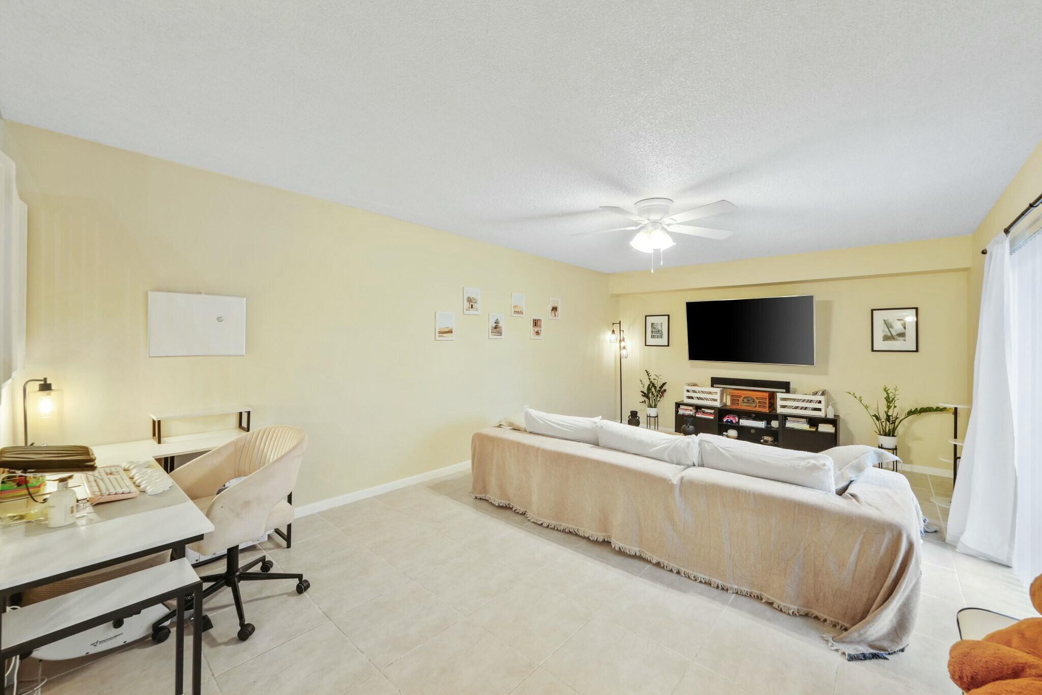VILLAGE OF SANDALWOOD LAKES SOUTH - Residential