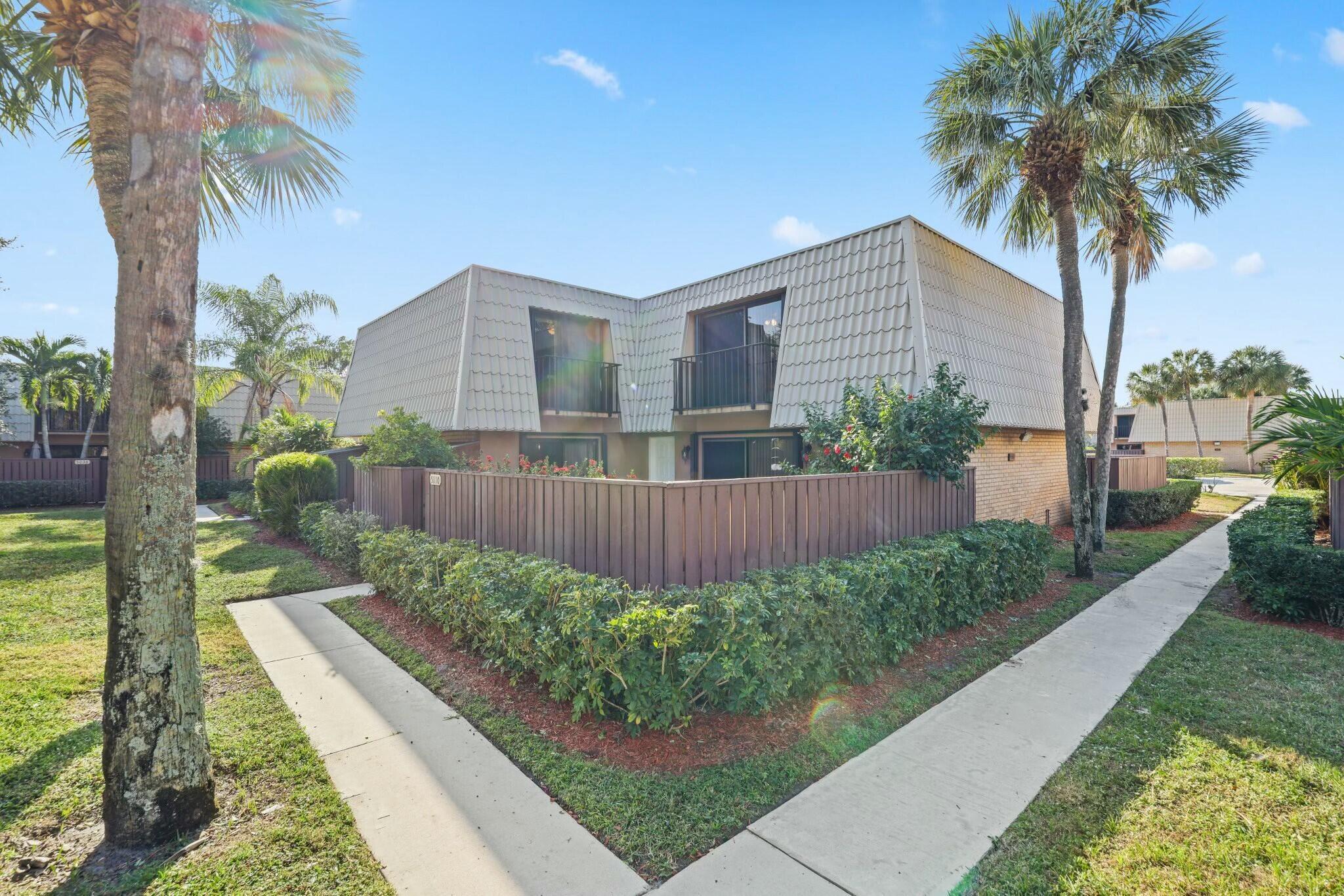 VILLAGE OF SANDALWOOD LAKES SOUTH - Residential