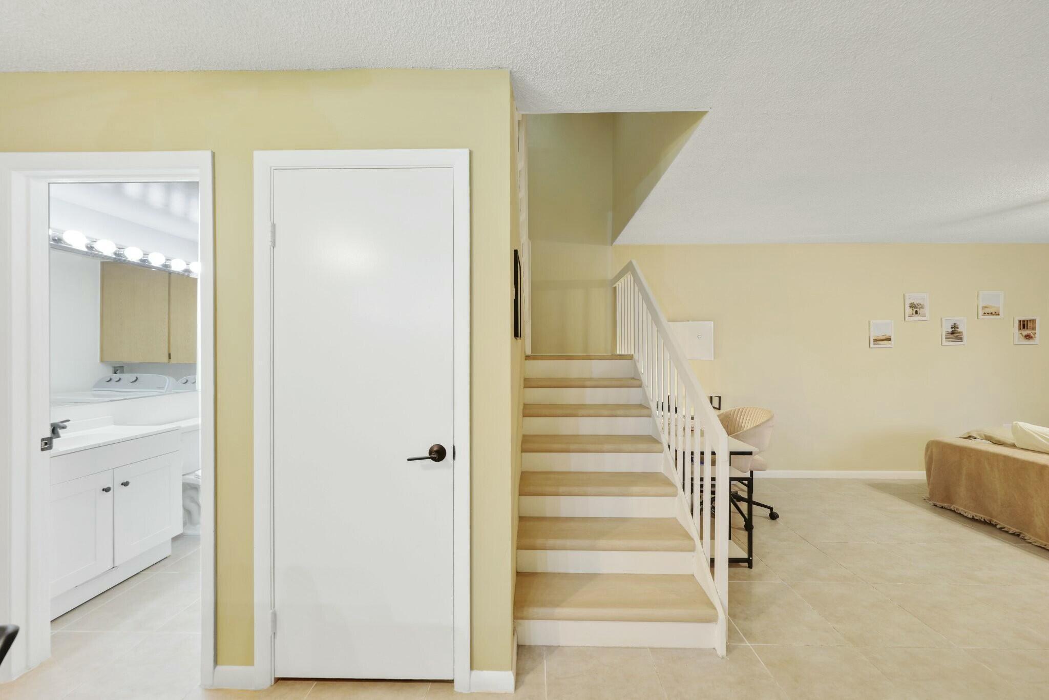 VILLAGE OF SANDALWOOD LAKES SOUTH - Residential