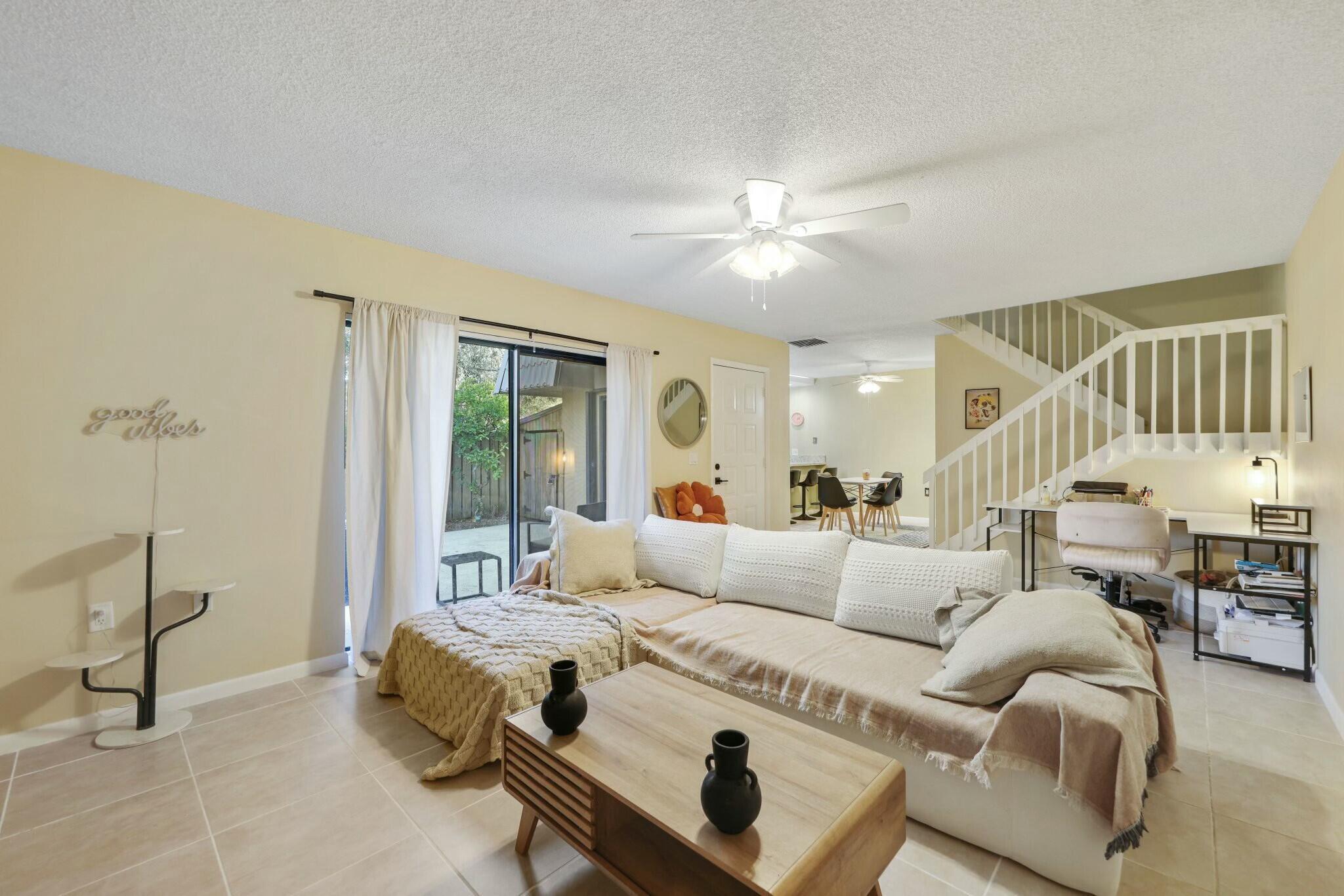 VILLAGE OF SANDALWOOD LAKES SOUTH - Residential