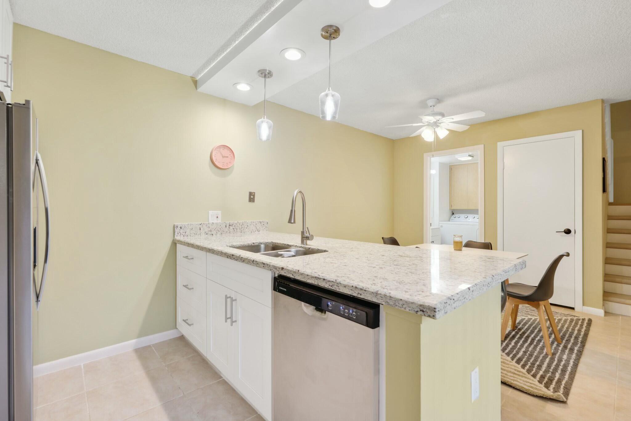 VILLAGE OF SANDALWOOD LAKES SOUTH - Residential