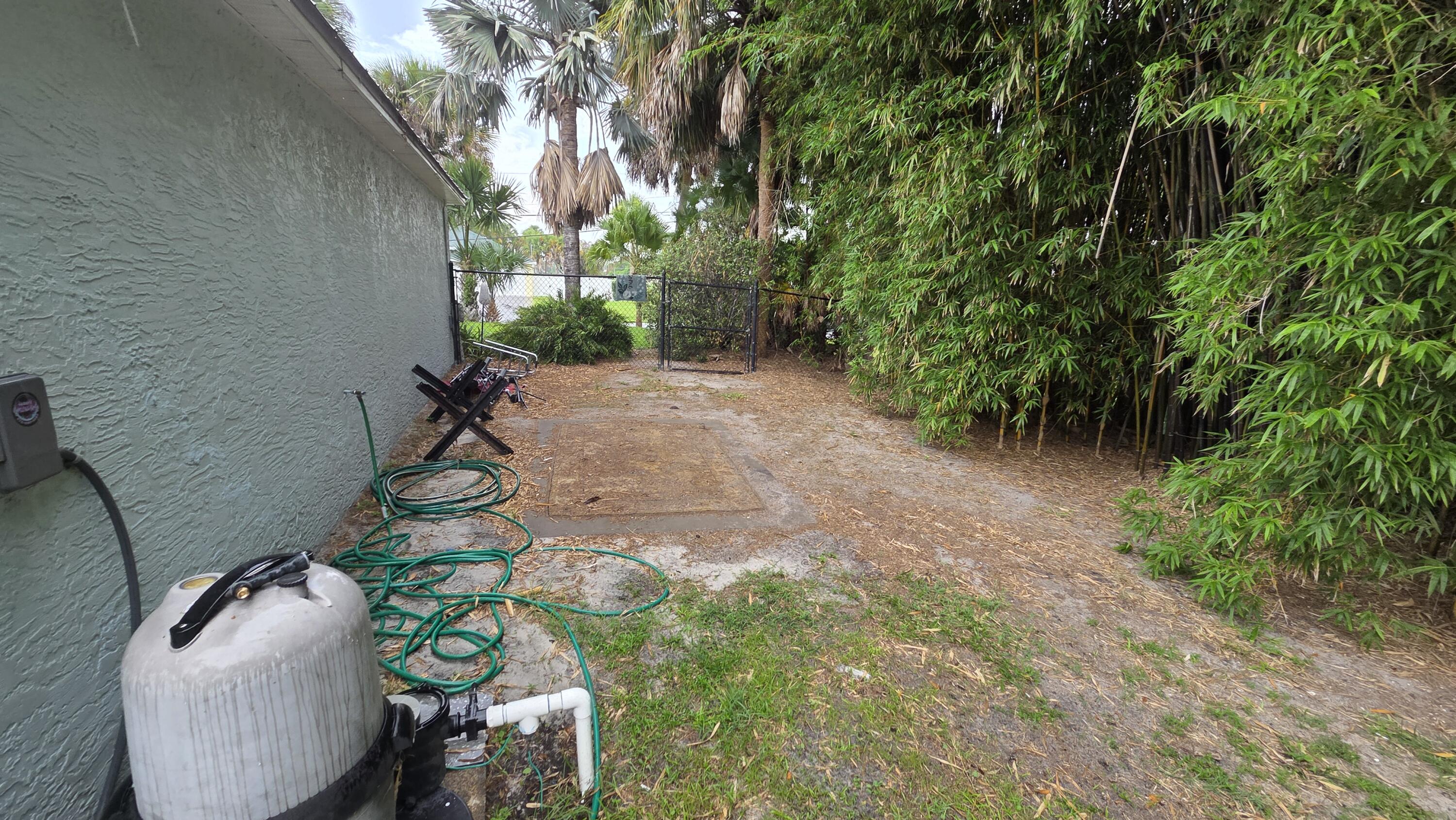PORT ST LUCIE SECTION 11 - Residential Lease