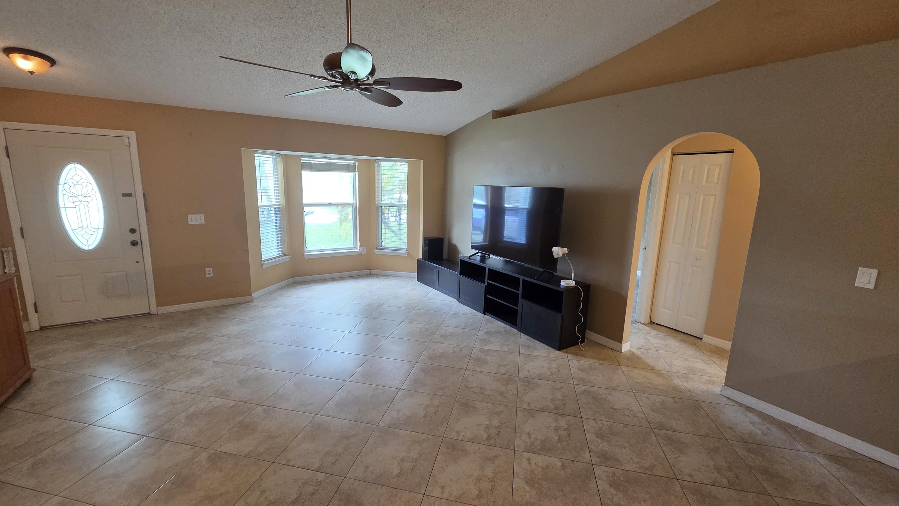 PORT ST LUCIE SECTION 11 - Residential Lease