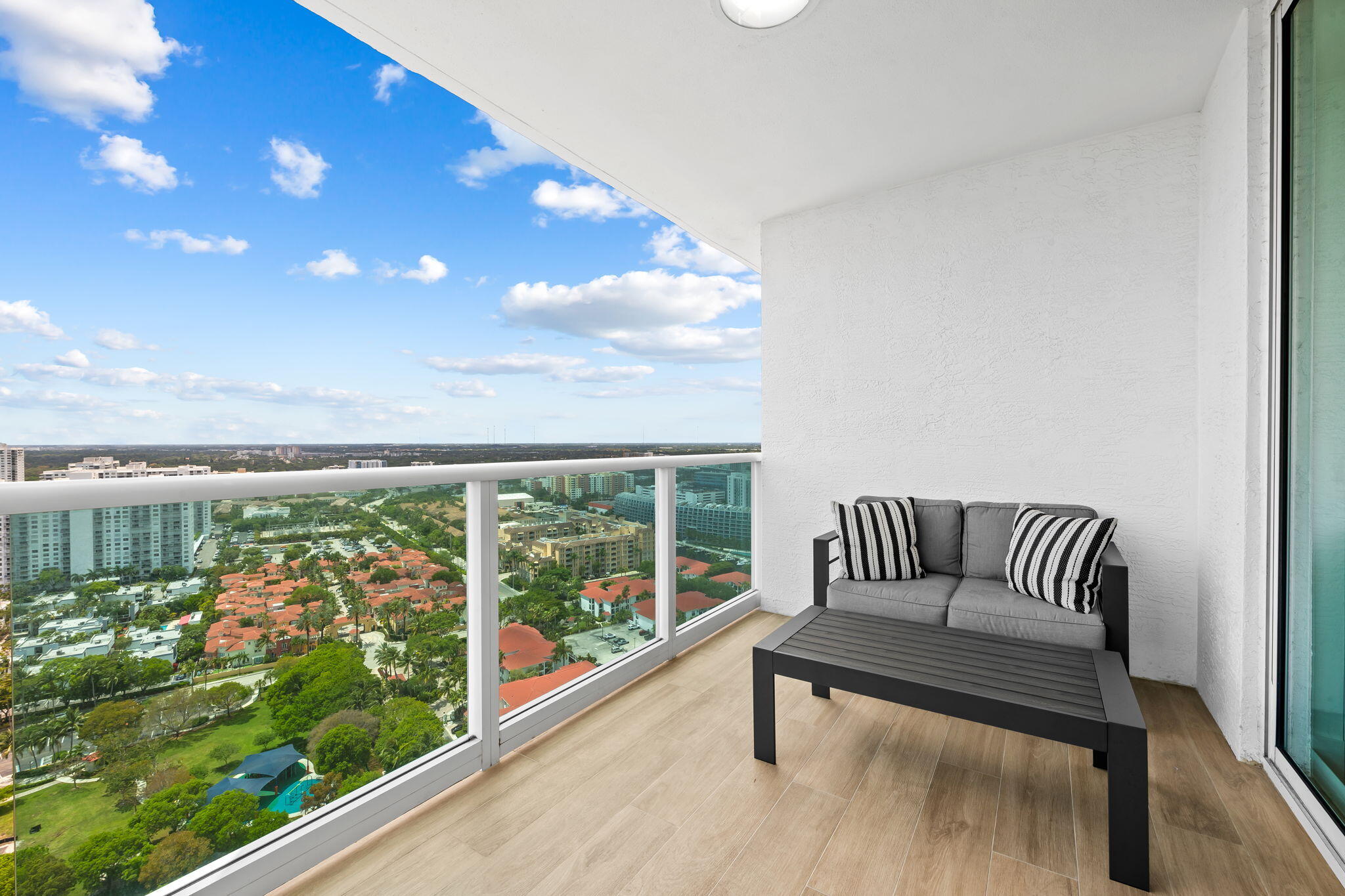 THE PENINSULA II CONDO - Residential