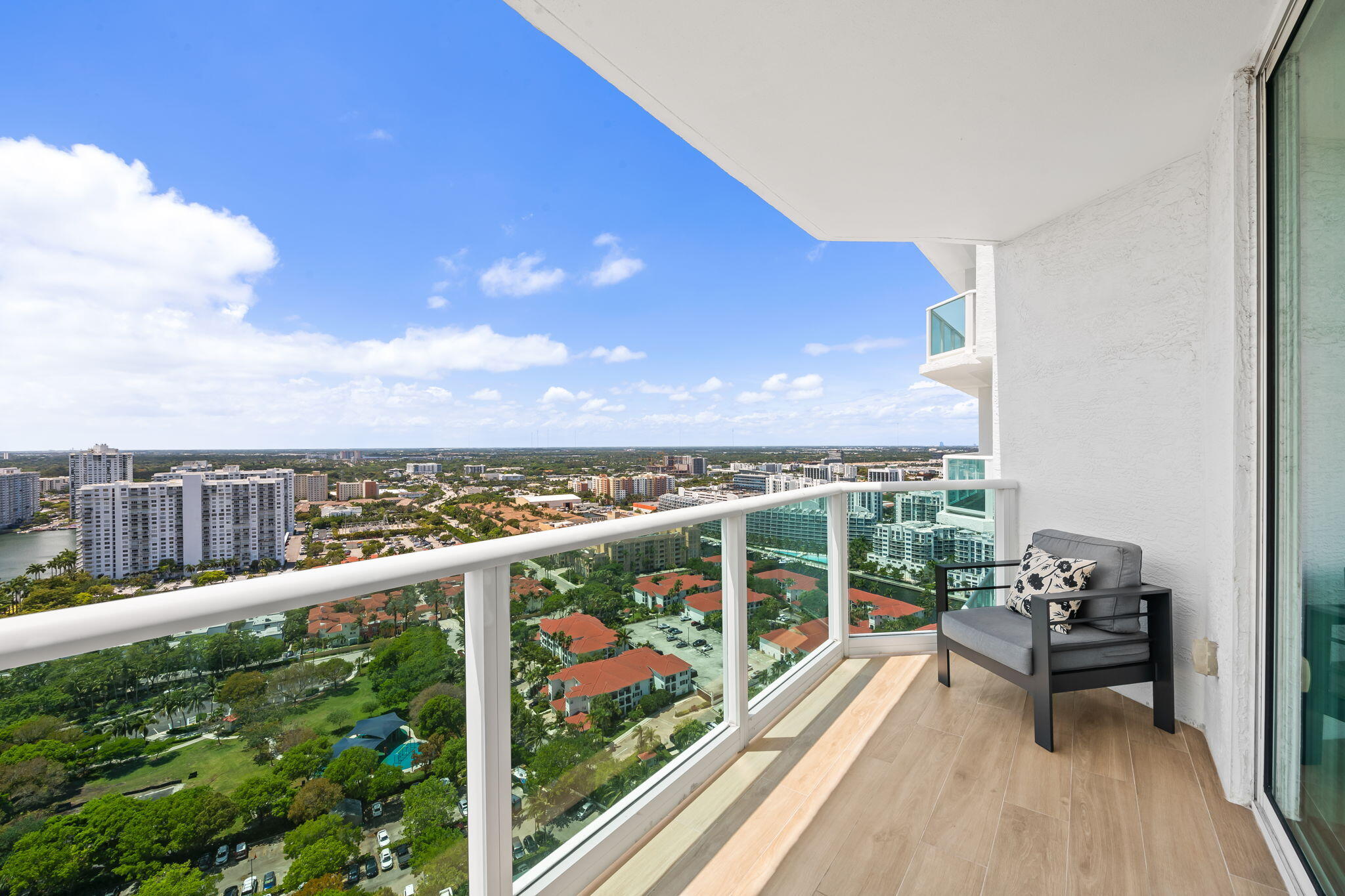 THE PENINSULA II CONDO - Residential