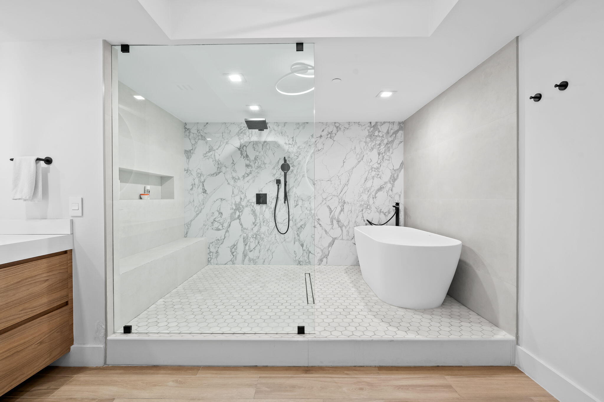 THE PENINSULA II CONDO - Residential