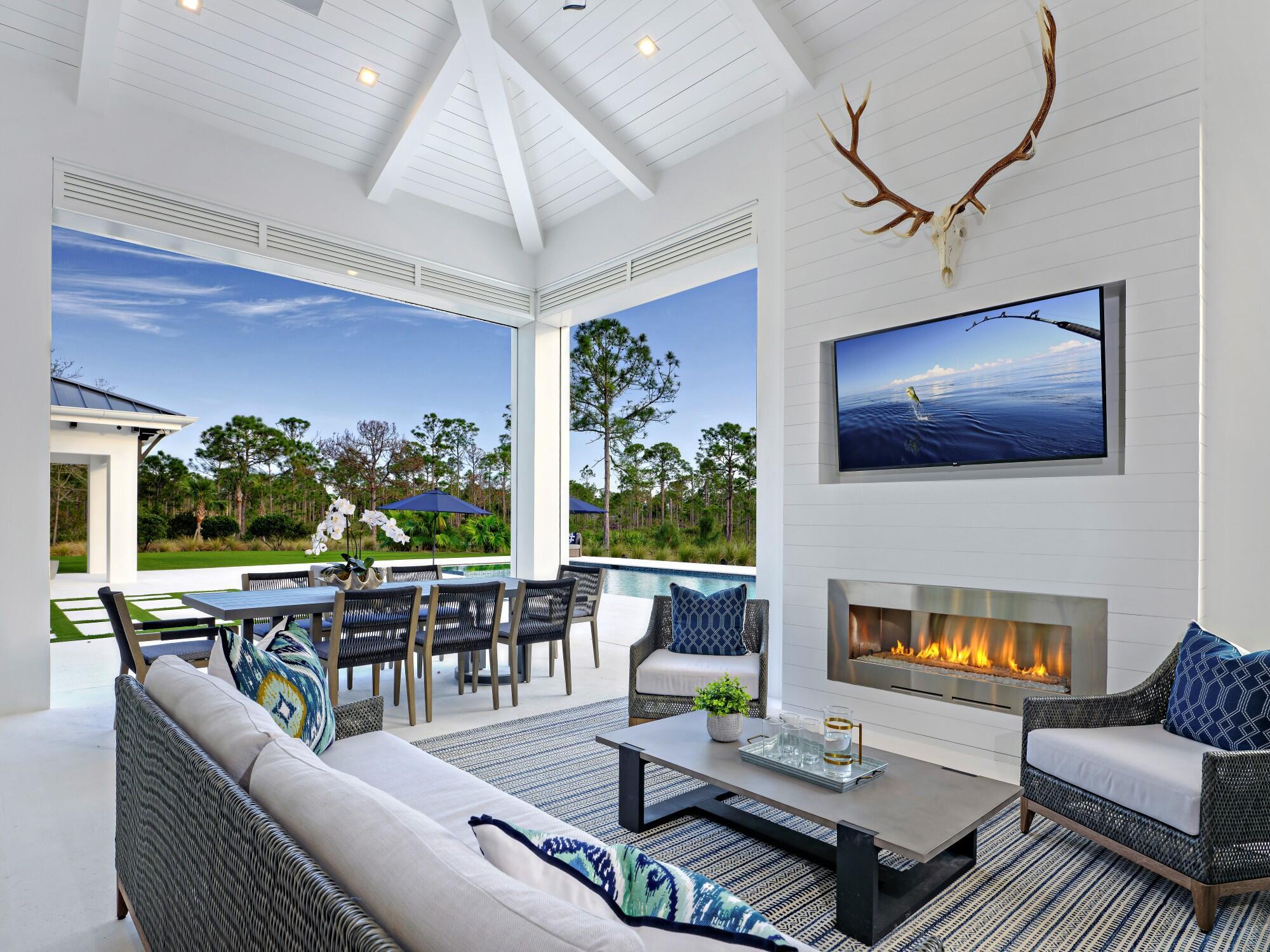 JUPITER EQUESTRIAN ESTATES (AKA HIDDEN BRIDGE) - Residential