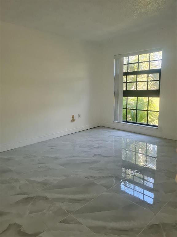 INVERWOOD CONDO - Residential Lease