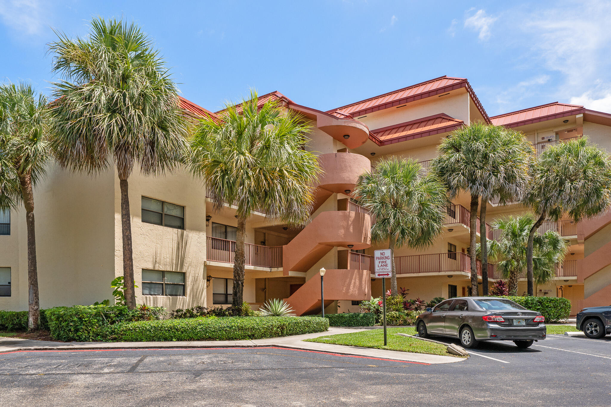 PLANTATION FOREST CONDO - Residential