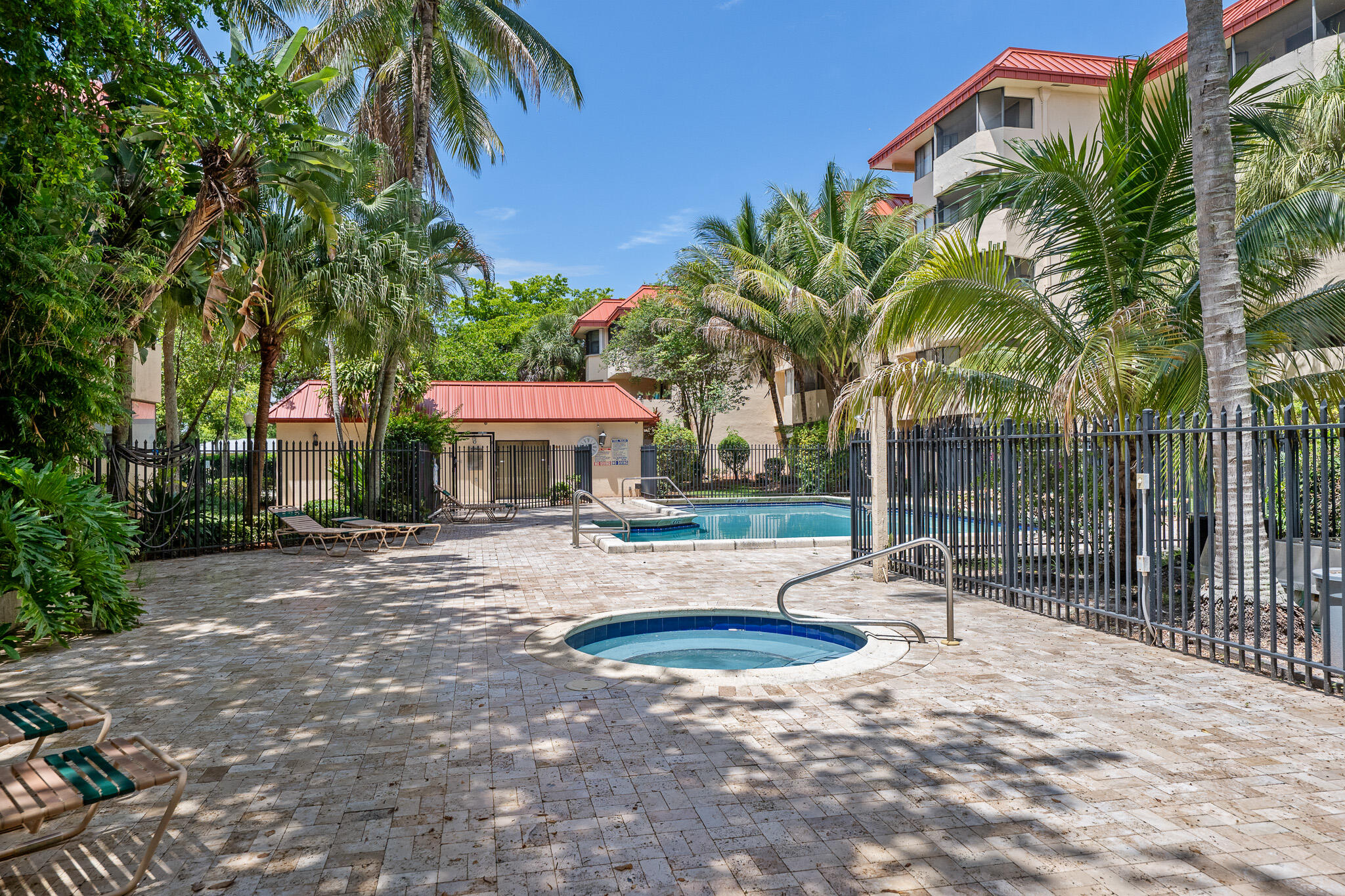 PLANTATION FOREST CONDO - Residential
