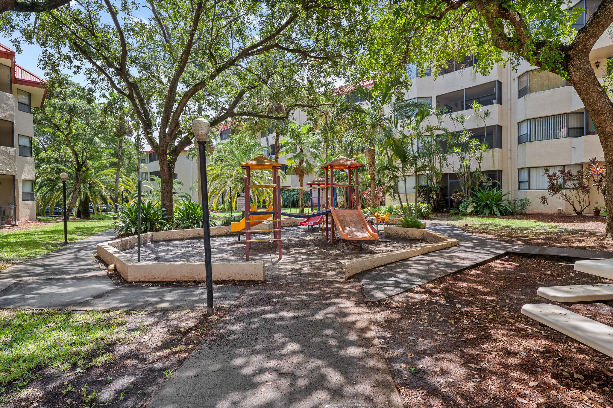 PLANTATION FOREST CONDO - Residential
