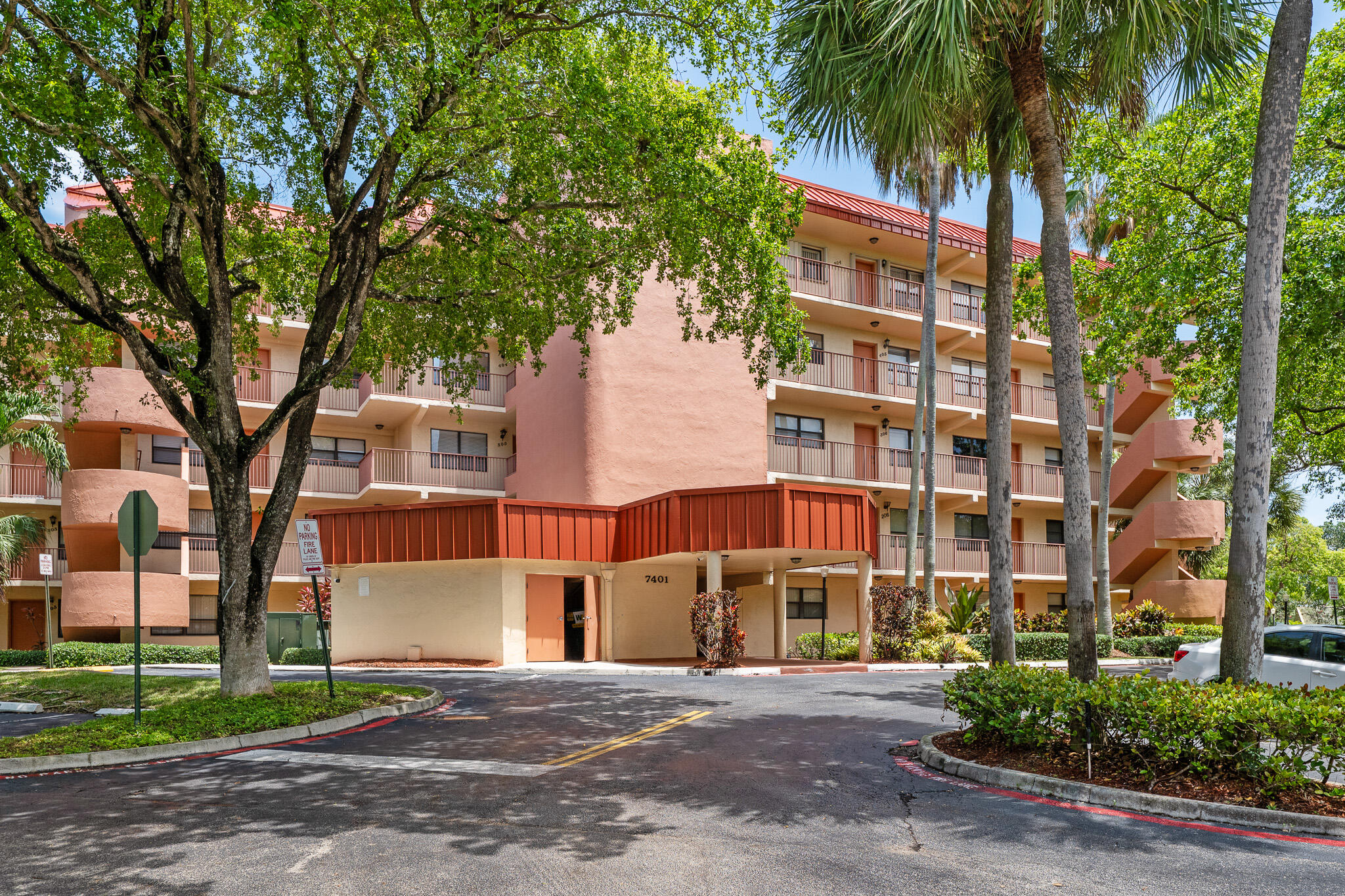 PLANTATION FOREST CONDO - Residential