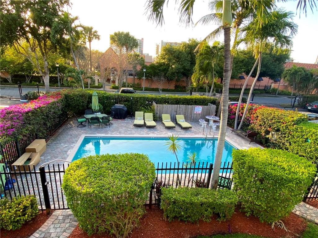 HIBISCUS HOUSE CONDO - Residential