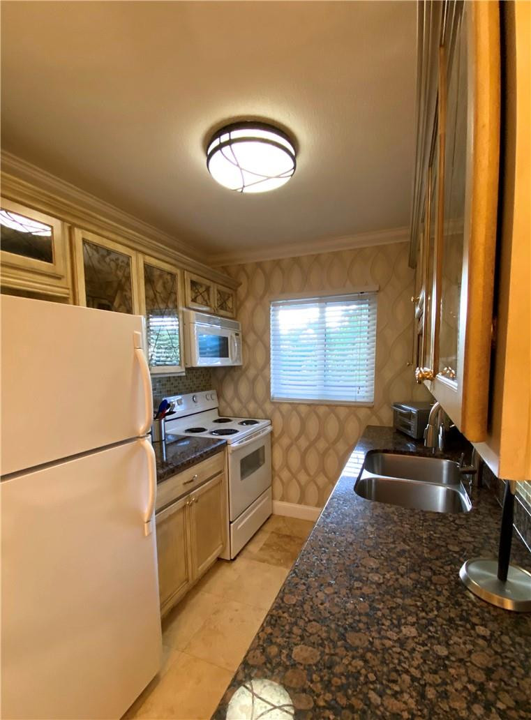 HIBISCUS HOUSE CONDO - Residential