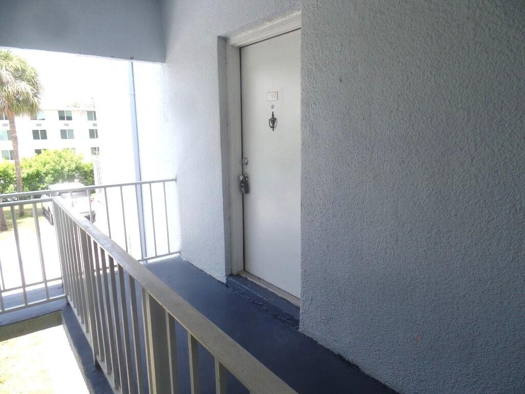 CLEAR LAKE PALMS CONDO - Residential