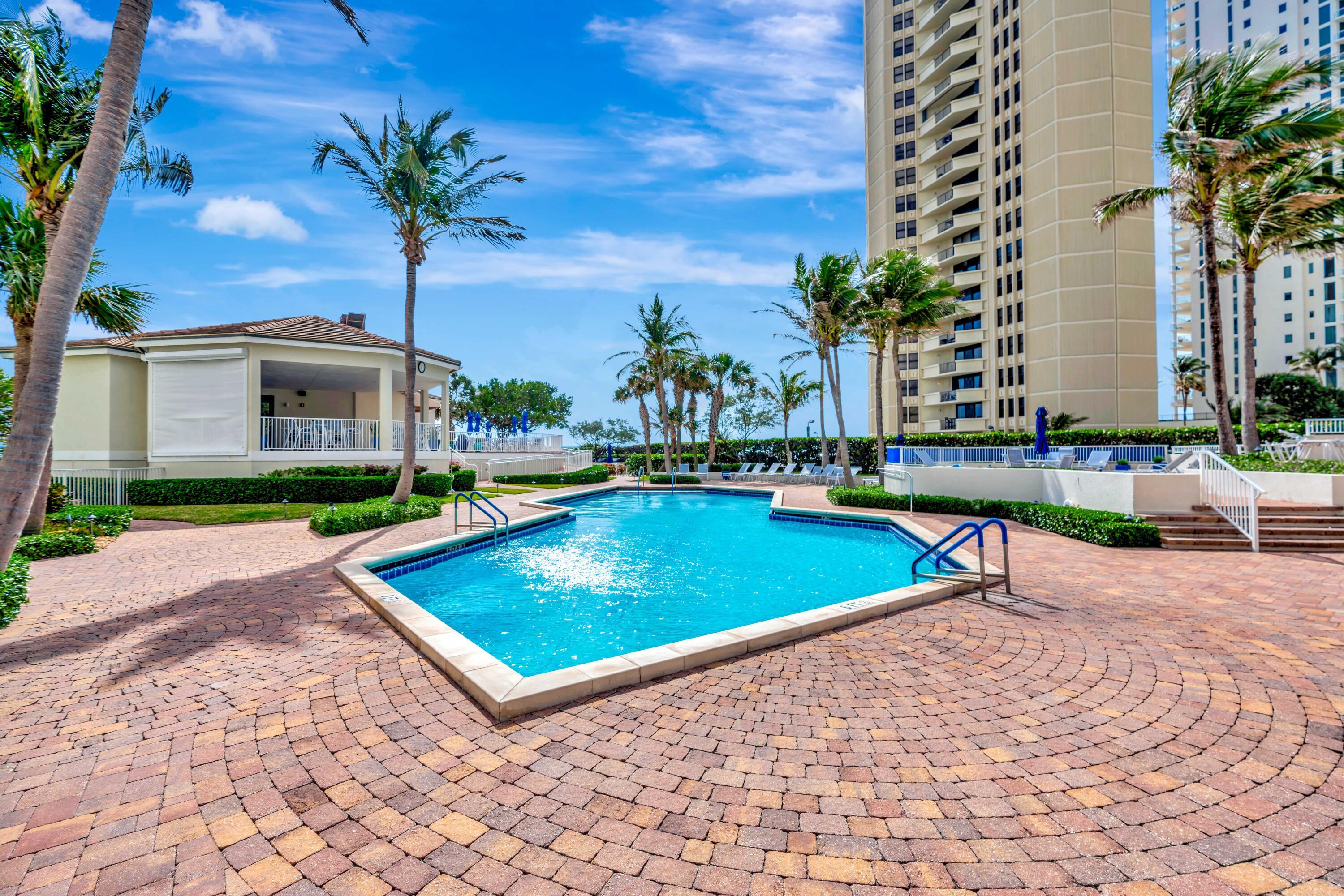 TIARA CONDO - Residential