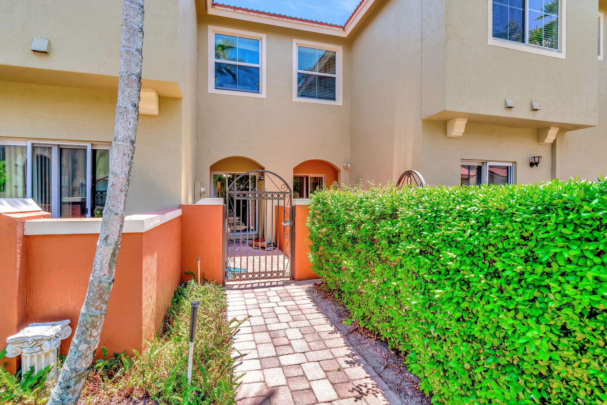 MONTEREY BAY TR - Residential Lease