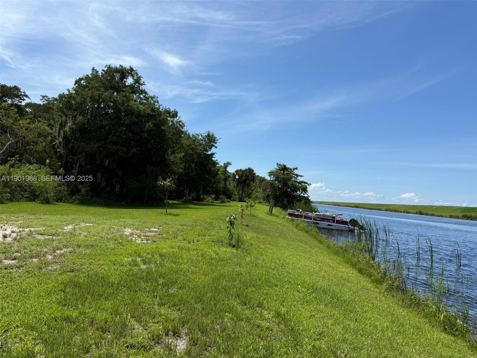 THE WATERWAY - Land