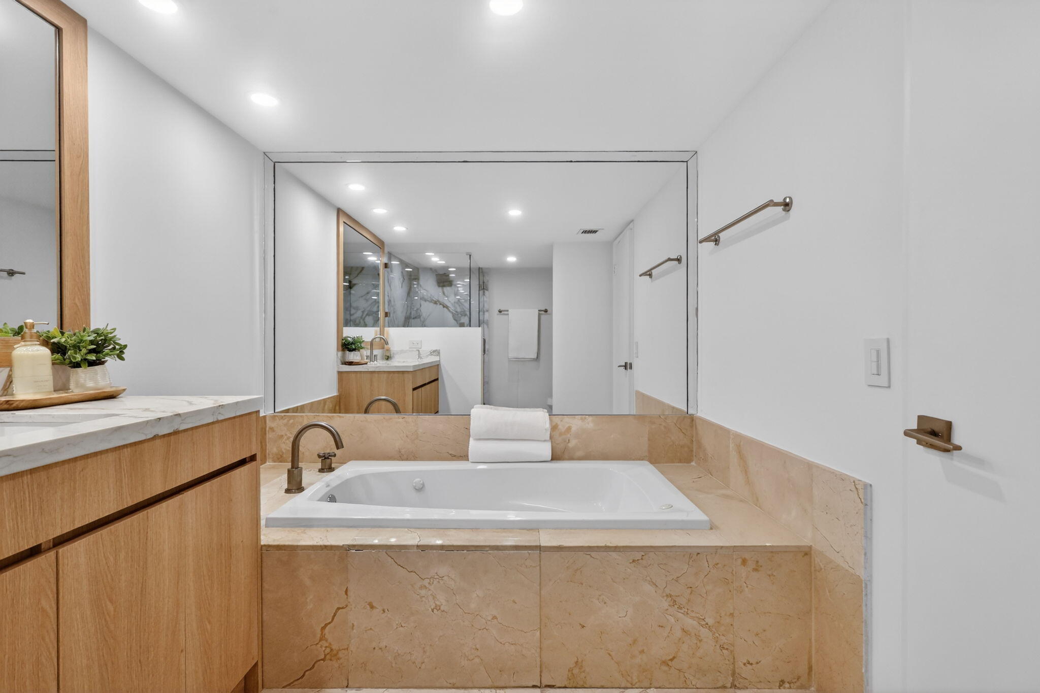 VENETIA CONDO - Residential