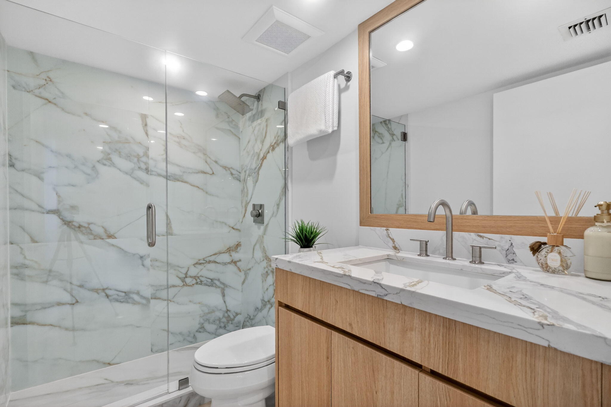 VENETIA CONDO - Residential