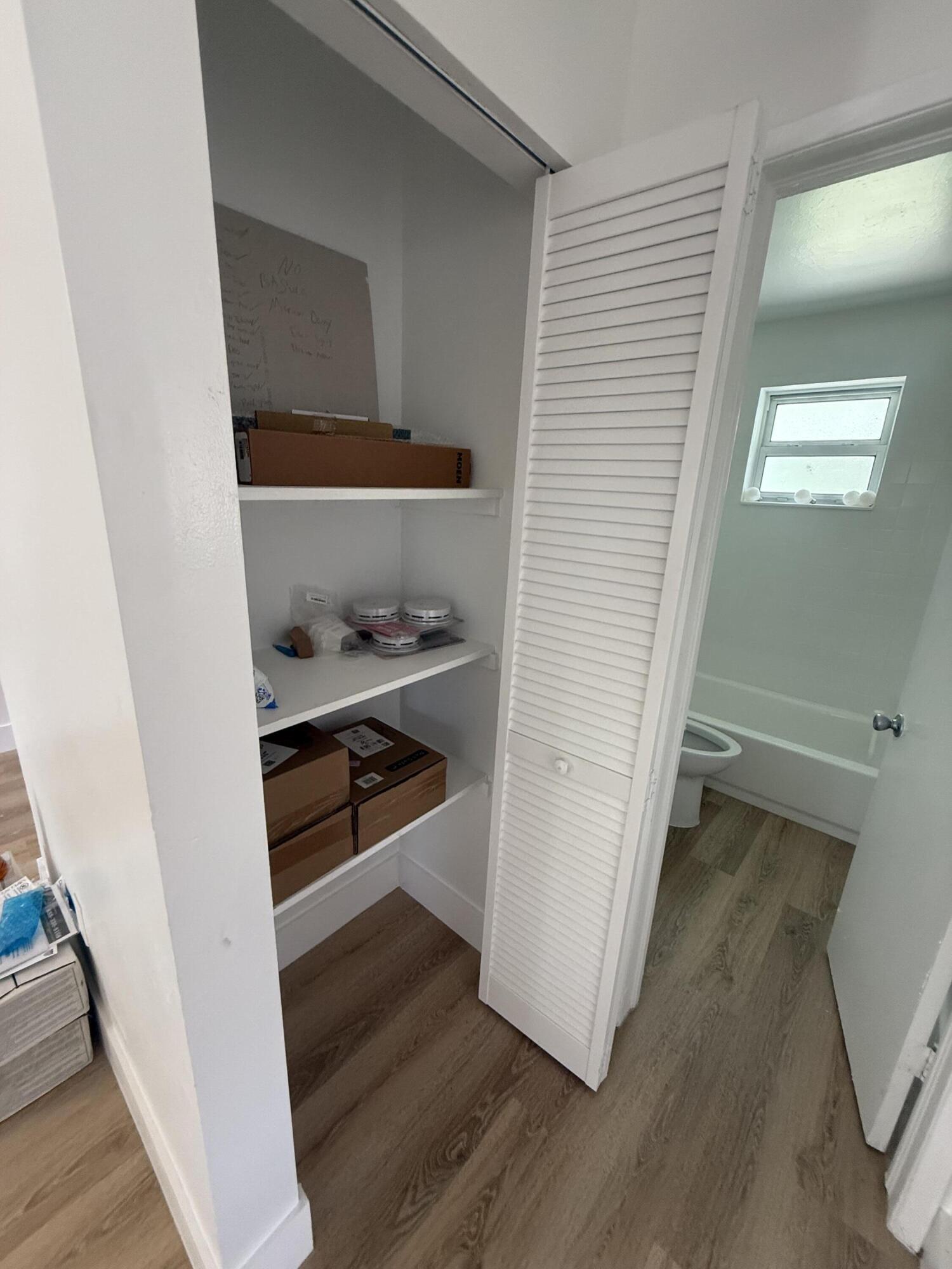 LAUDER GATE ISLES - Residential Lease