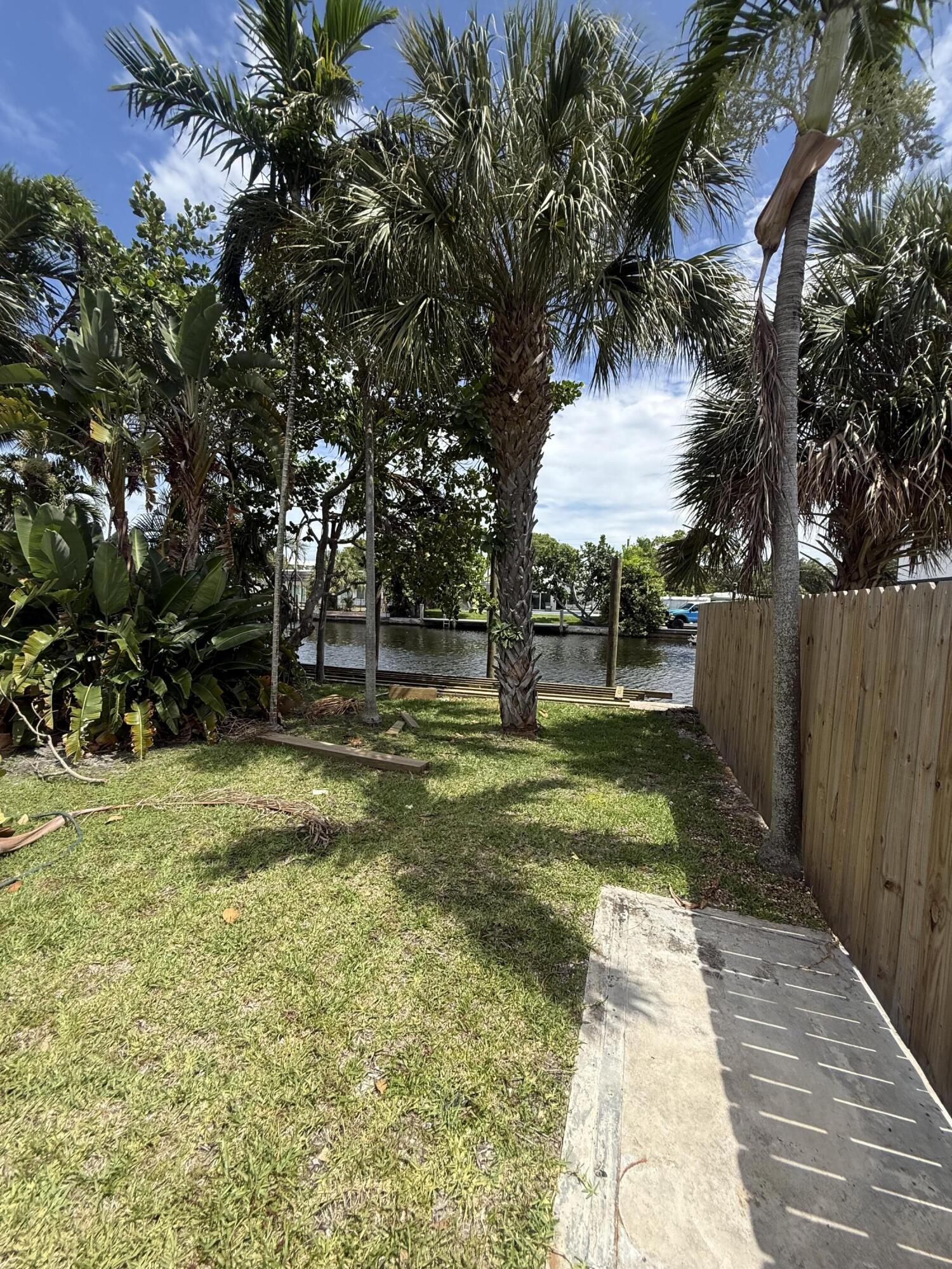LAUDER GATE ISLES - Residential Lease