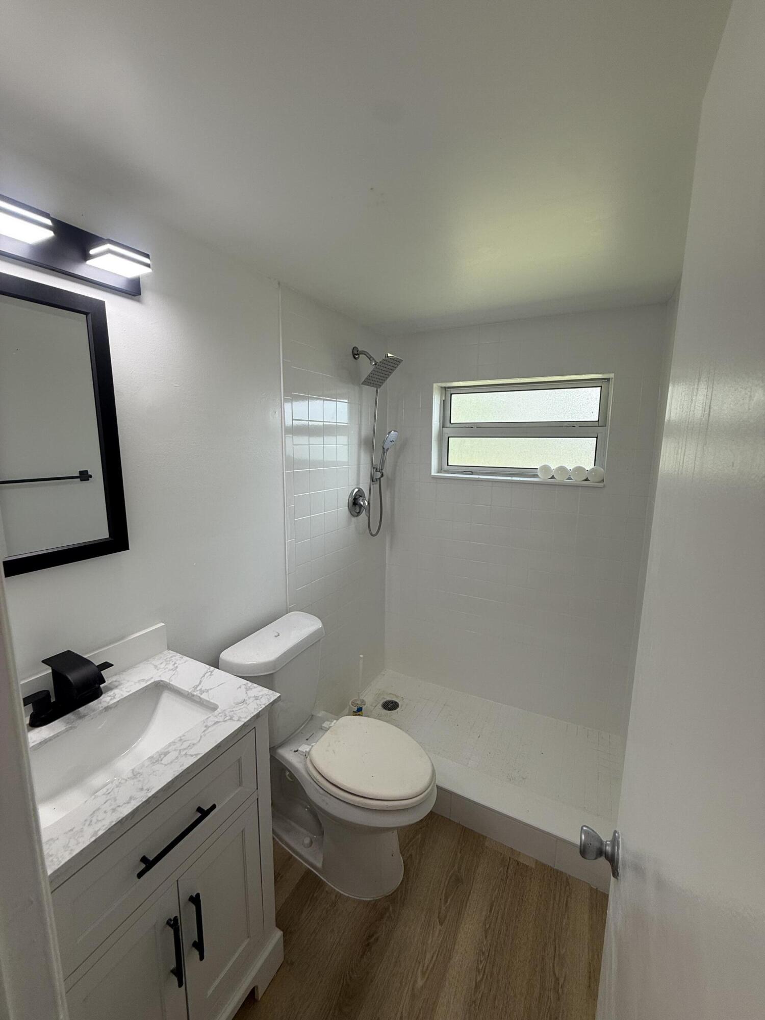 LAUDER GATE ISLES - Residential Lease