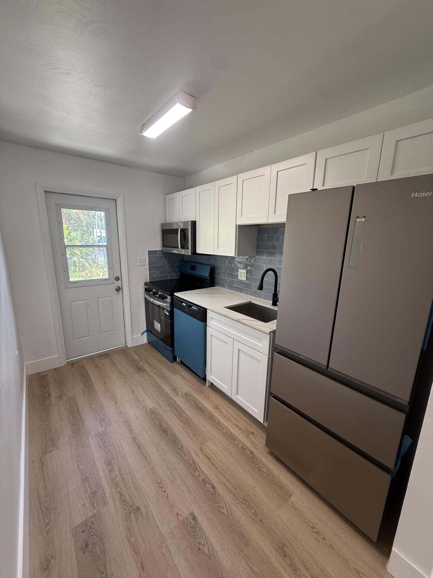 LAUDER GATE ISLES - Residential Lease