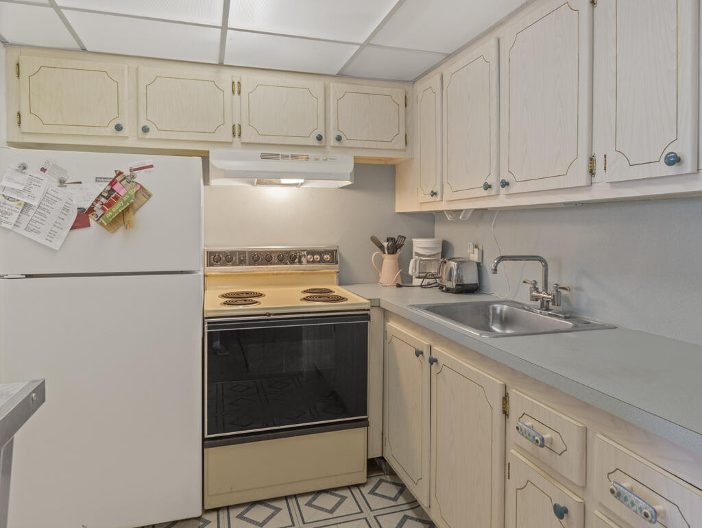 Century Village - SUSSEX CONDO - Residential
