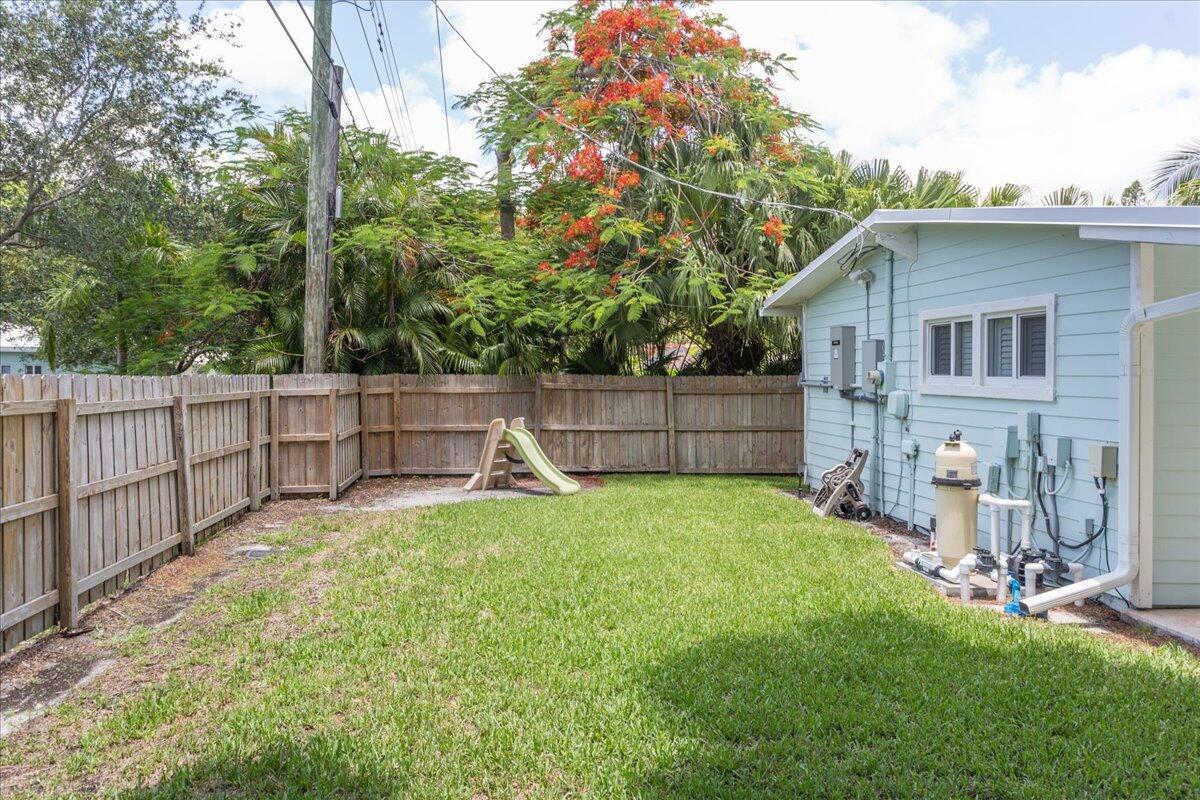 PALM BEACH FARMS CO 10 - Residential Lease