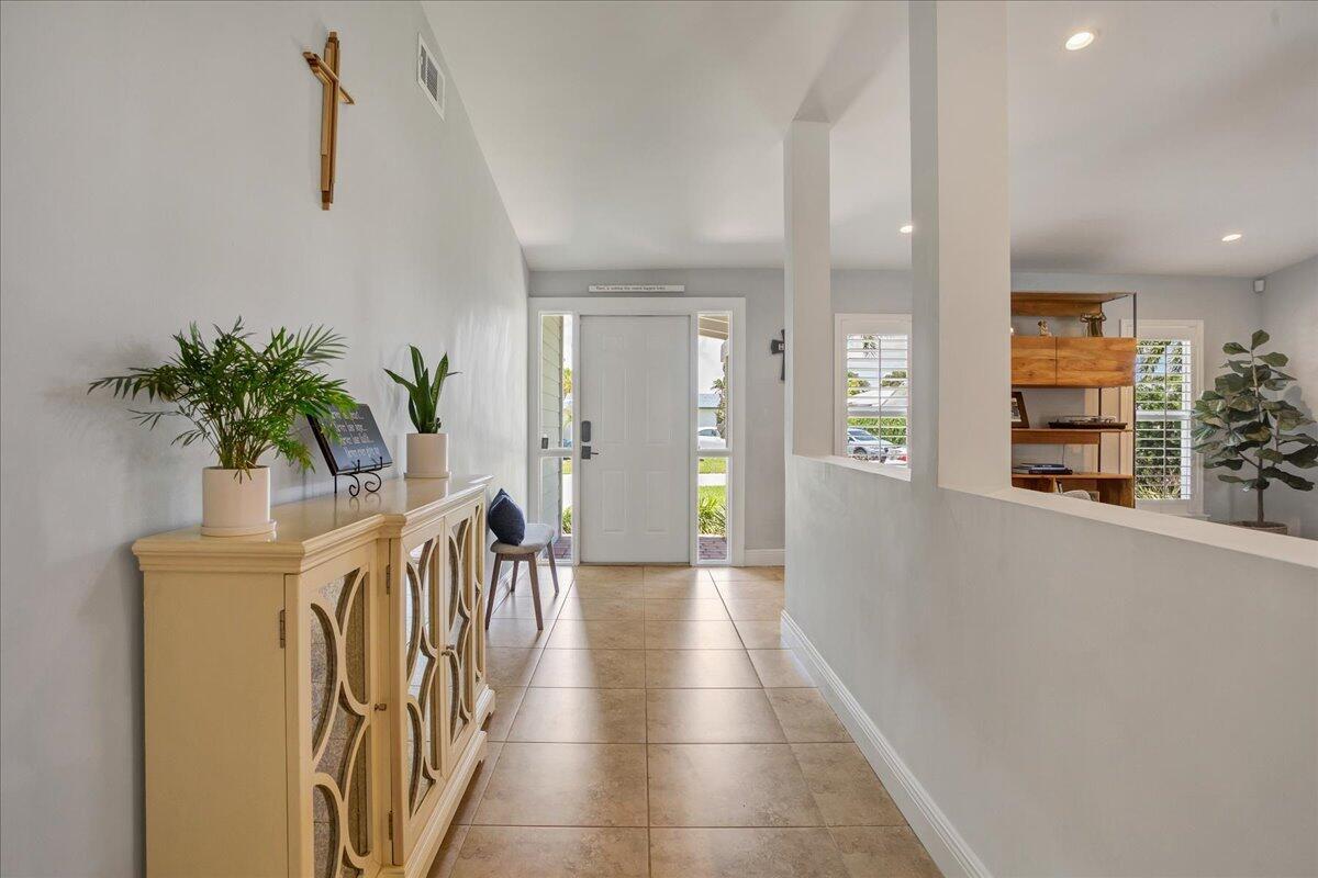 PALM BEACH FARMS CO 10 - Residential Lease