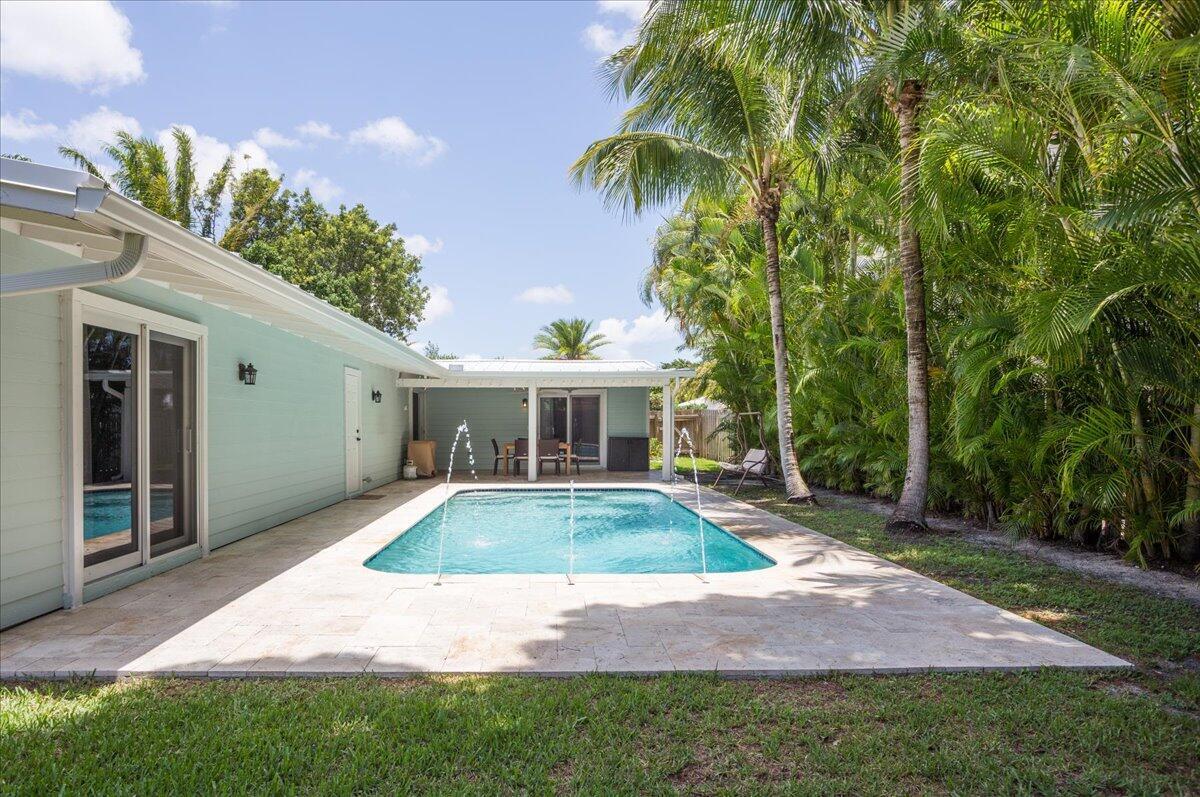 PALM BEACH FARMS CO 10 - Residential Lease