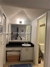 LAGO DEL REY CONDO - Residential