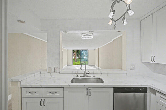 WATERSEDGE AT LAKES OF DELRAY CONDO A THRU H DE - Residential